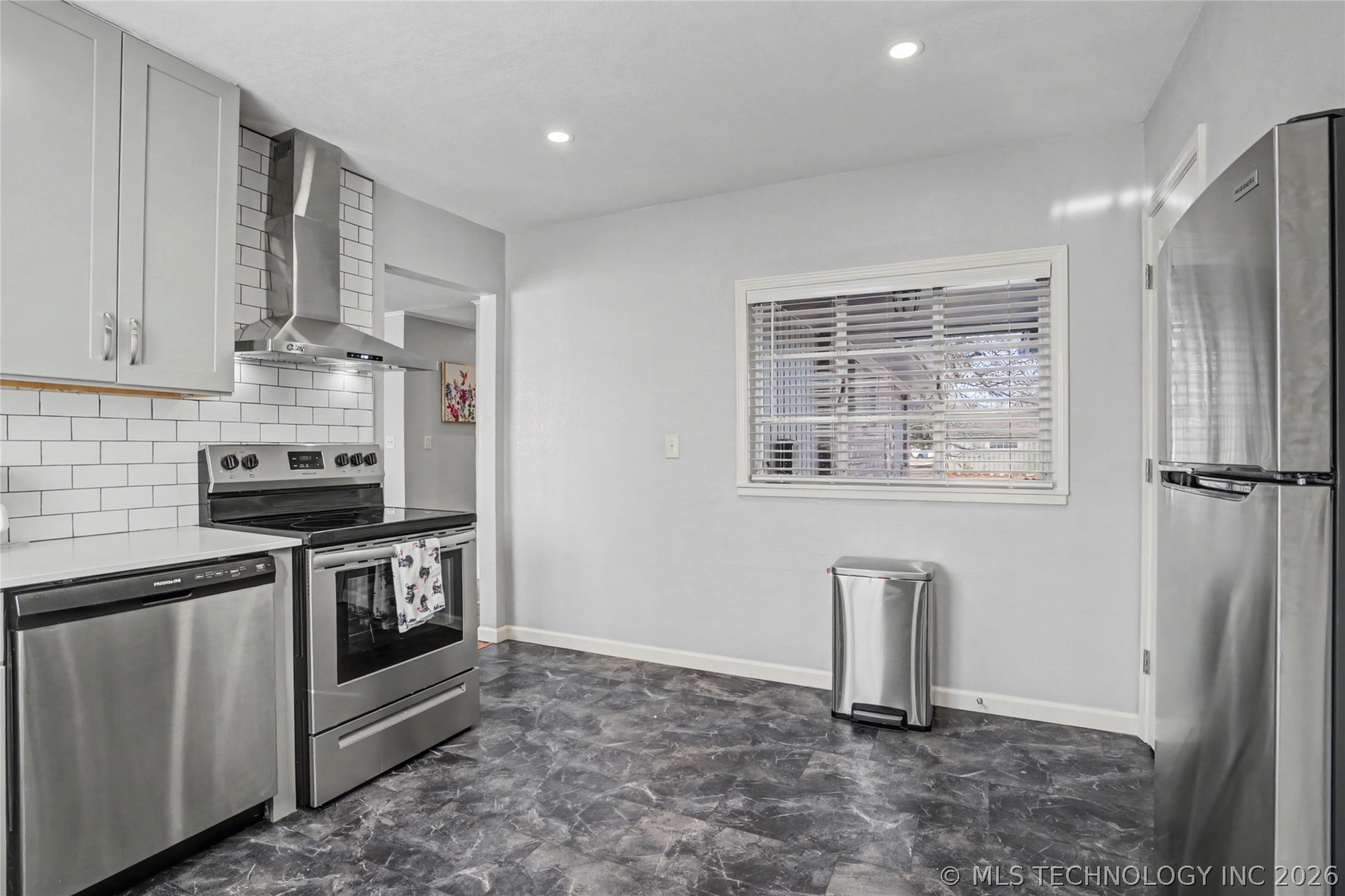 2441 S Norwood Avenue Property Photo 12