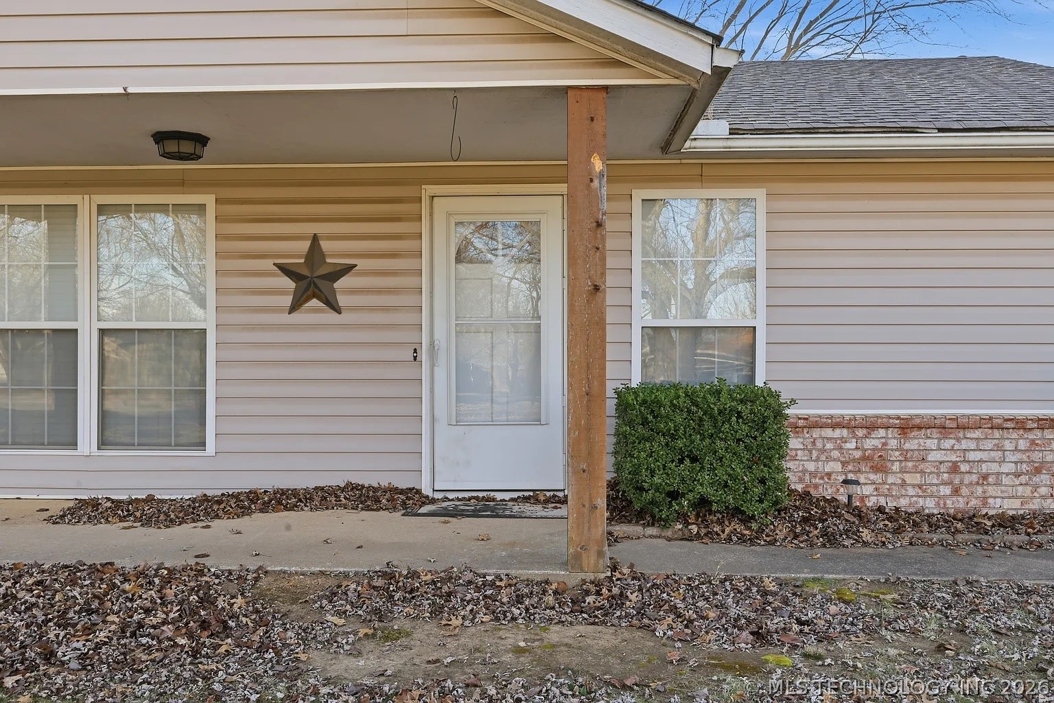 10968 S 250th East Avenue Property Photo 2