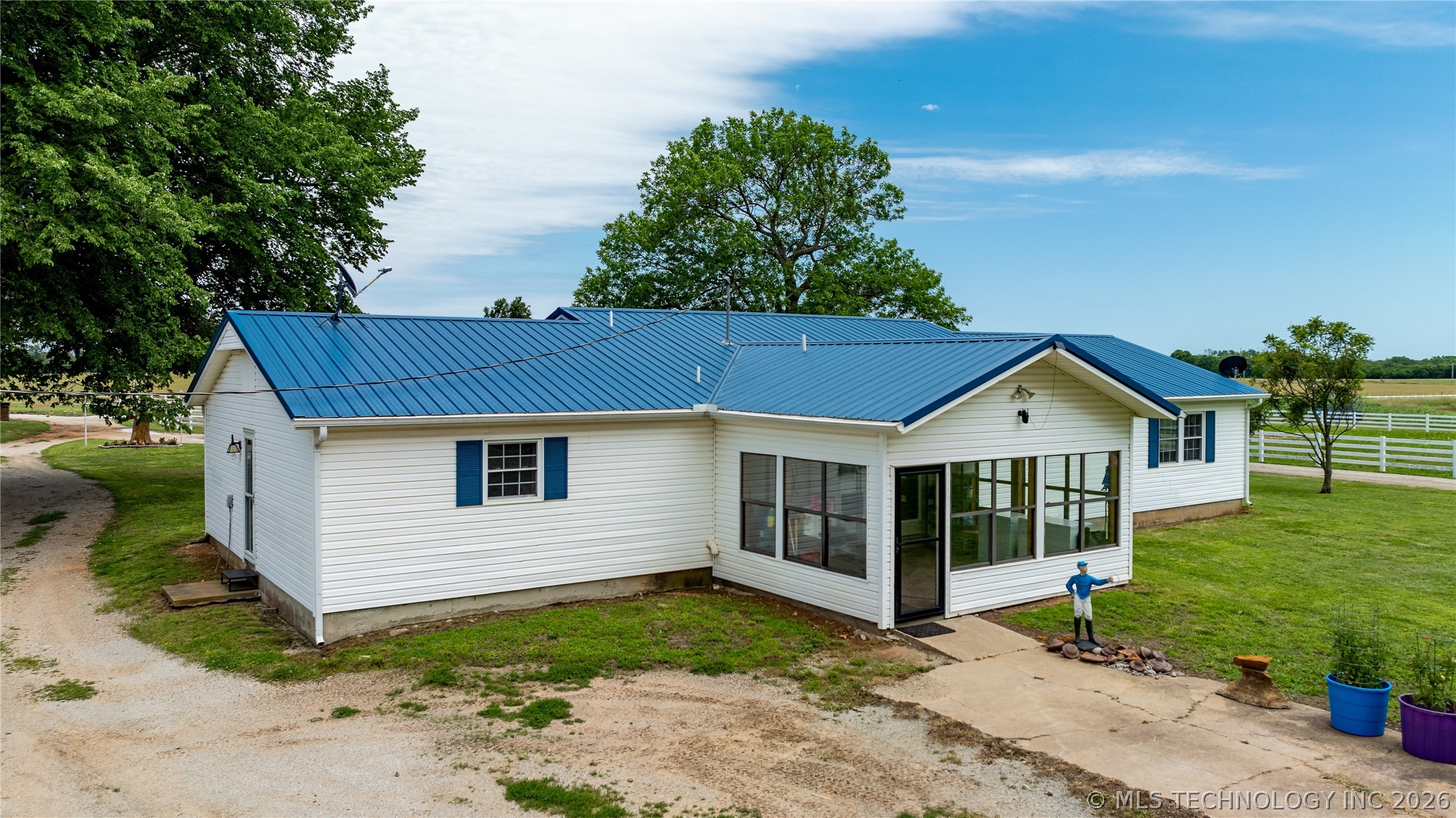 14701 S 560 Road Property Photo 3
