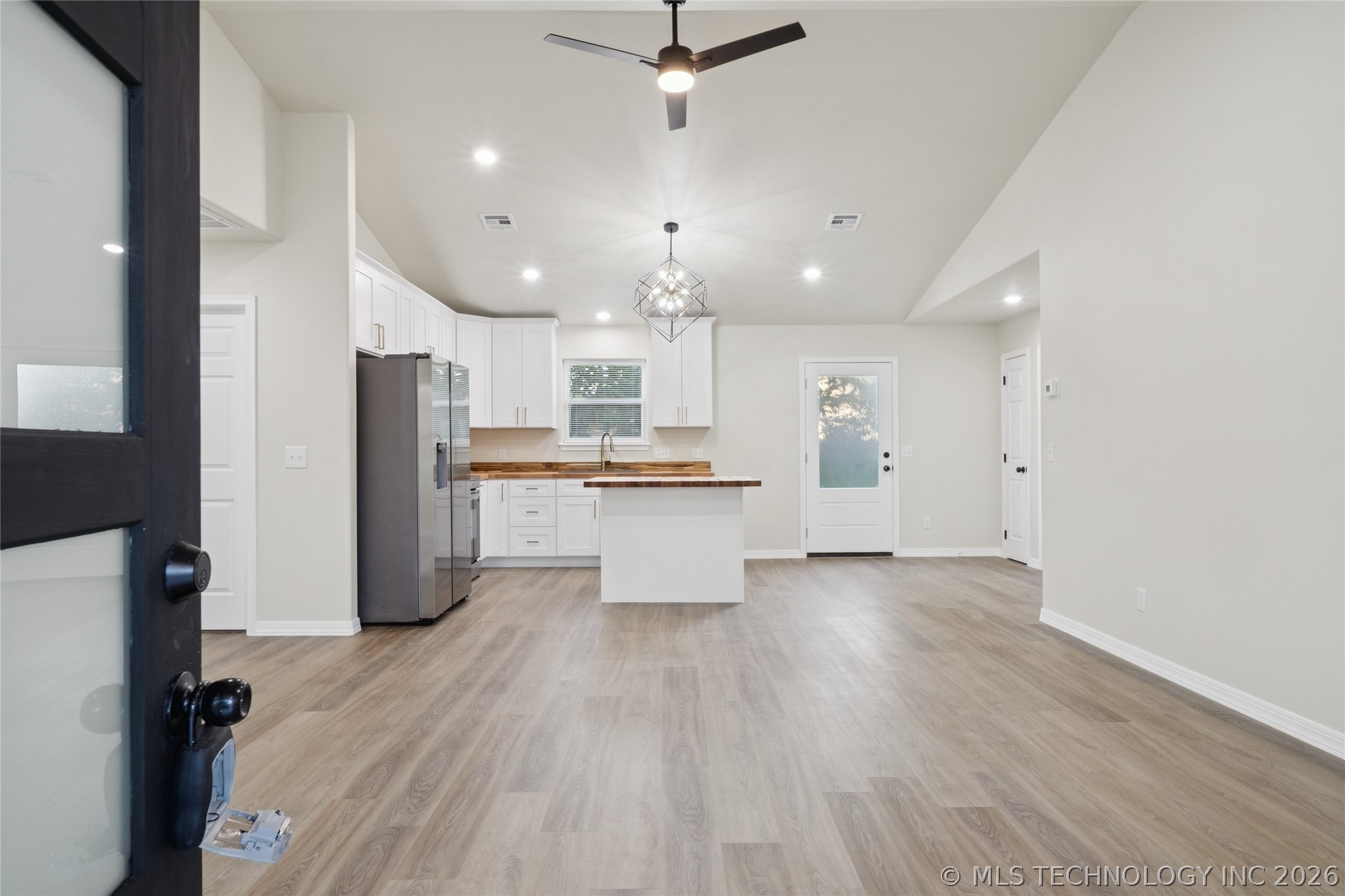 706 S Chickasaw Avenue Property Photo 4