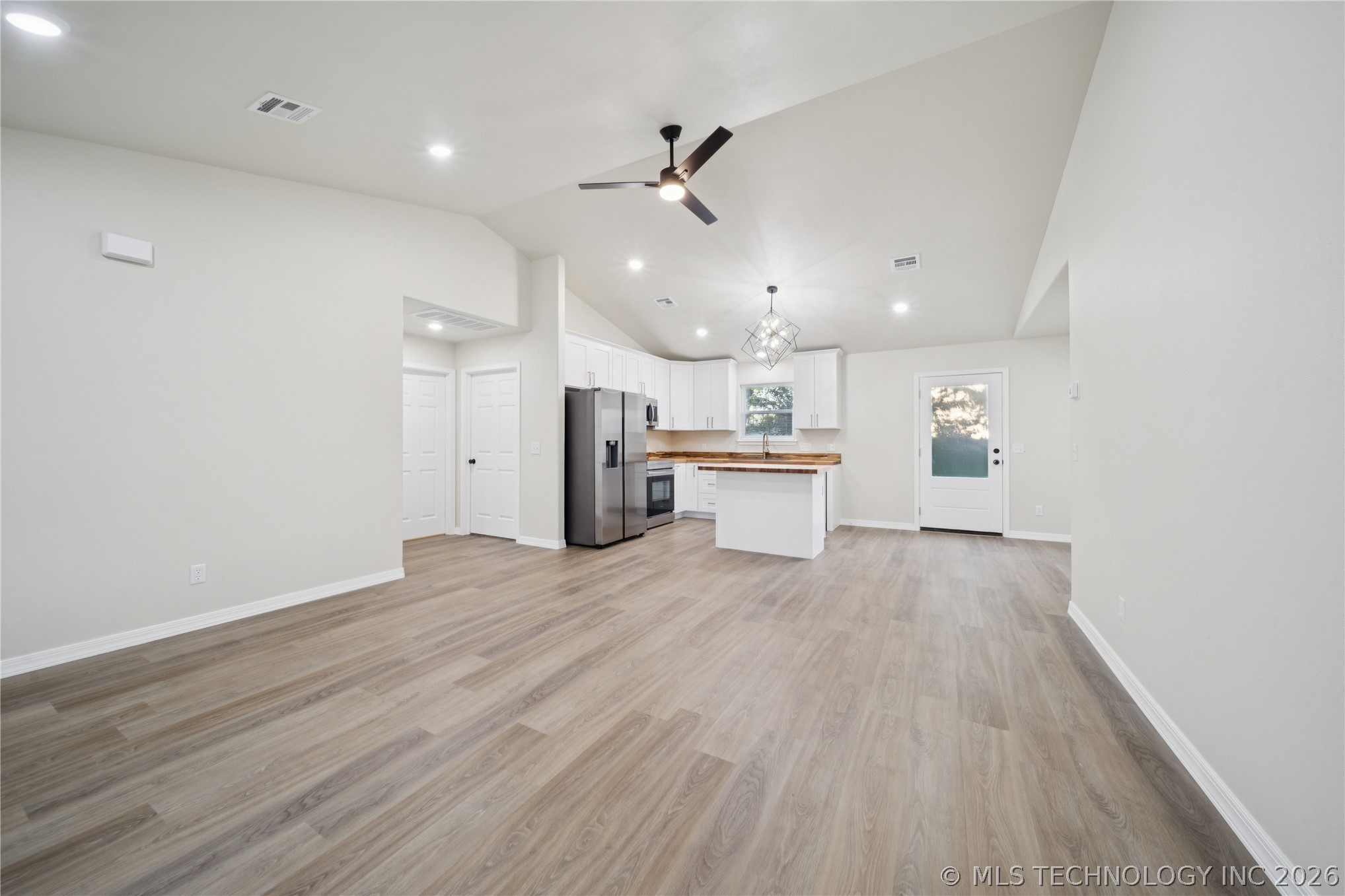 706 S Chickasaw Avenue Property Photo 5