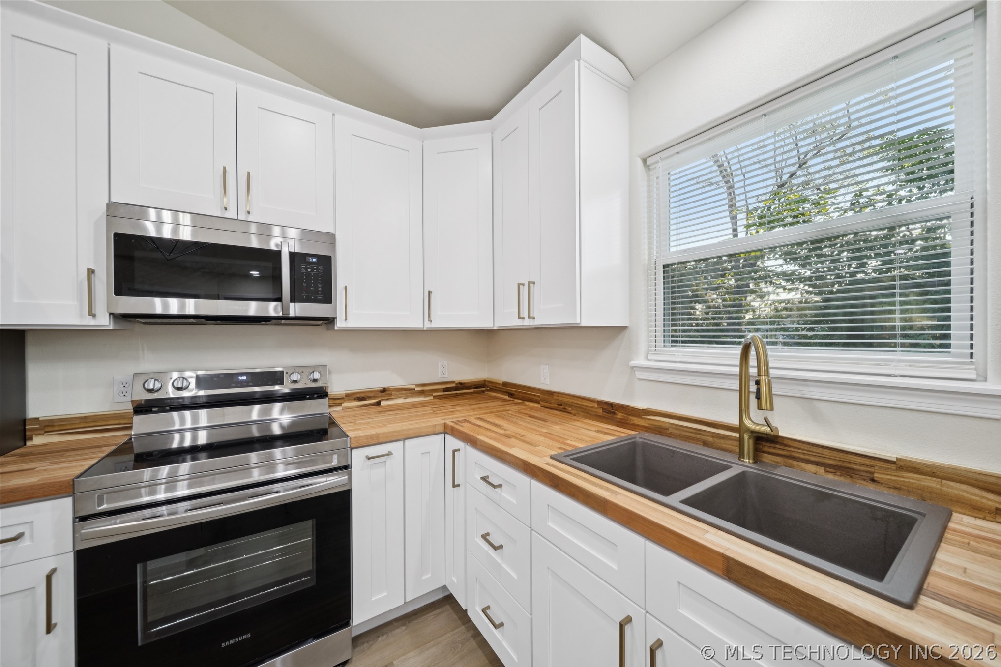 706 S Chickasaw Avenue Property Photo 10