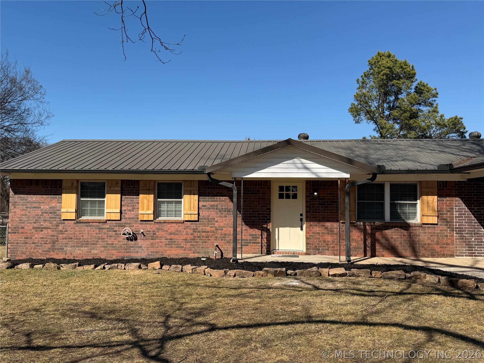 305 W Ash Avenue Property Photo 4