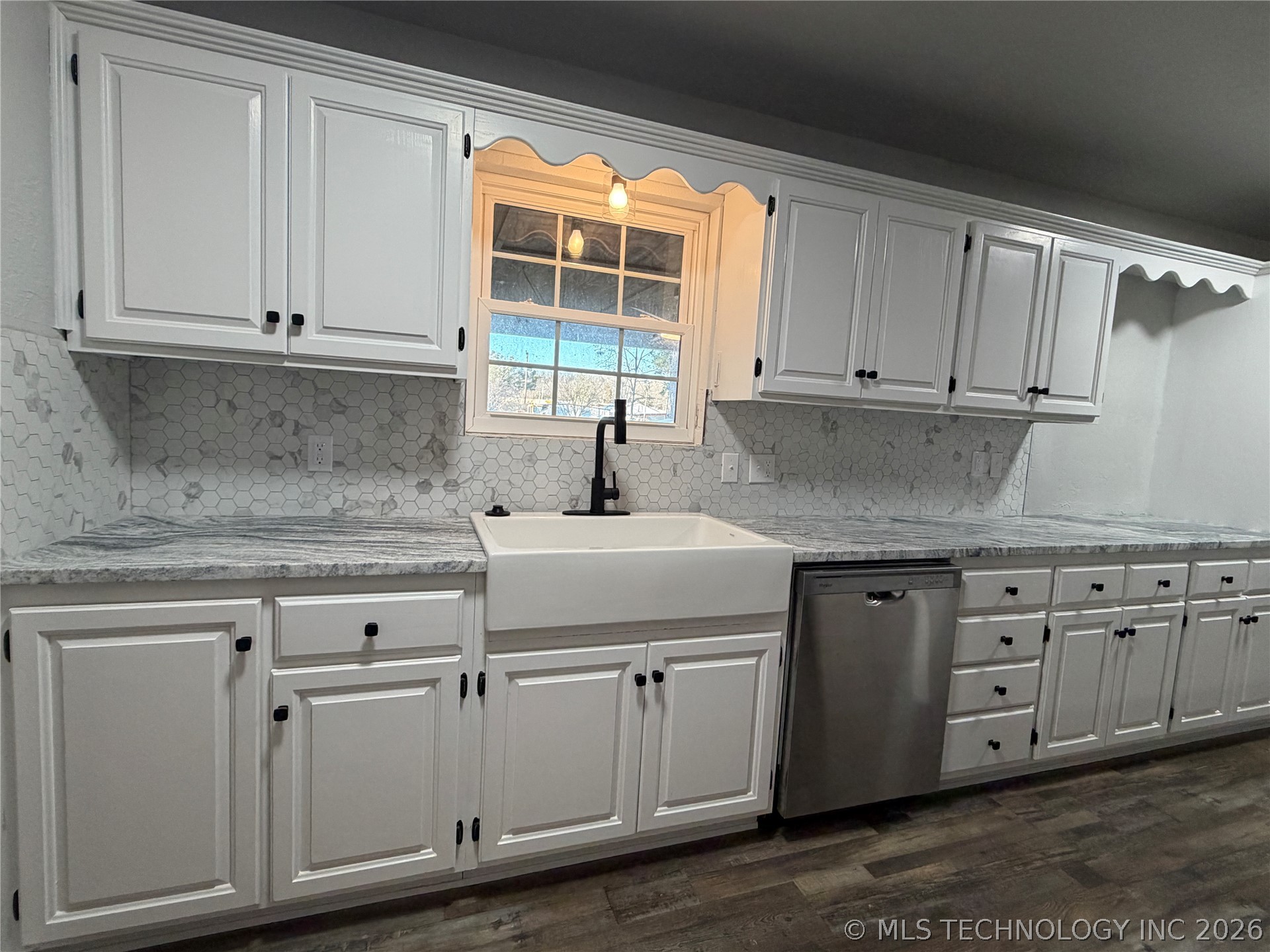 305 W Ash Avenue Property Photo 13