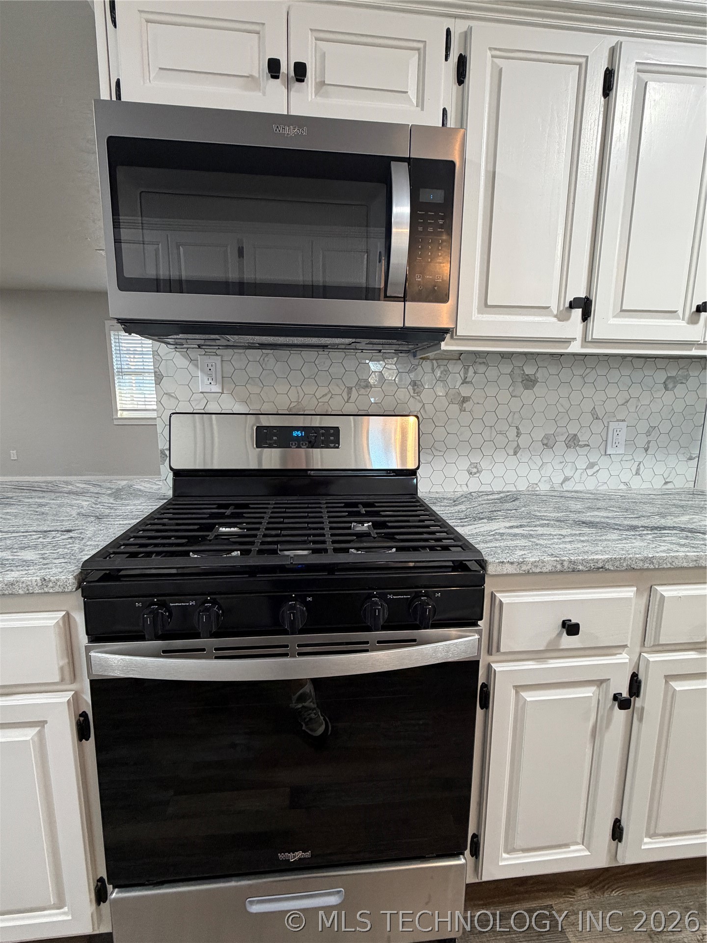 305 W Ash Avenue Property Photo 15