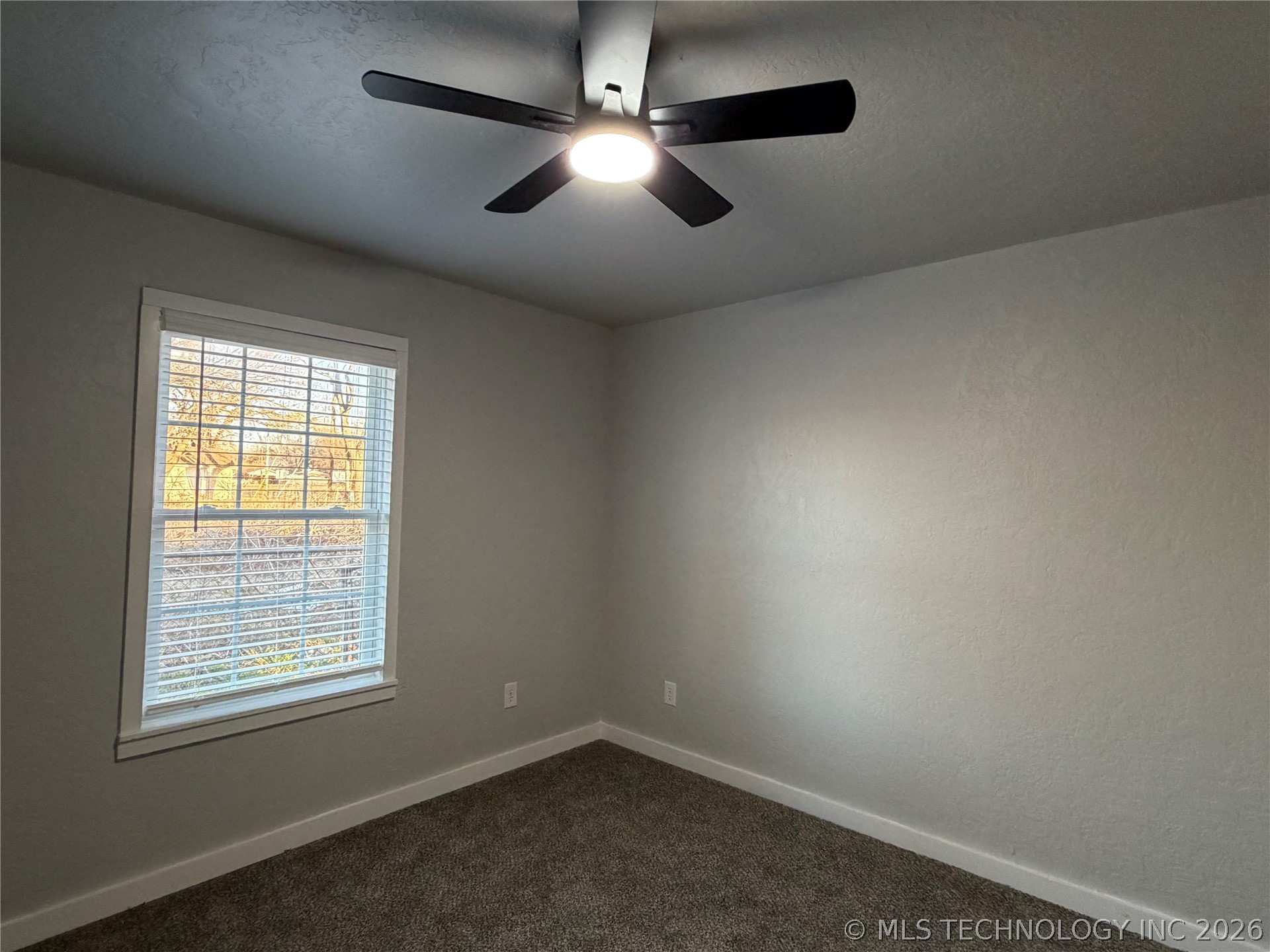 305 W Ash Avenue Property Photo 19