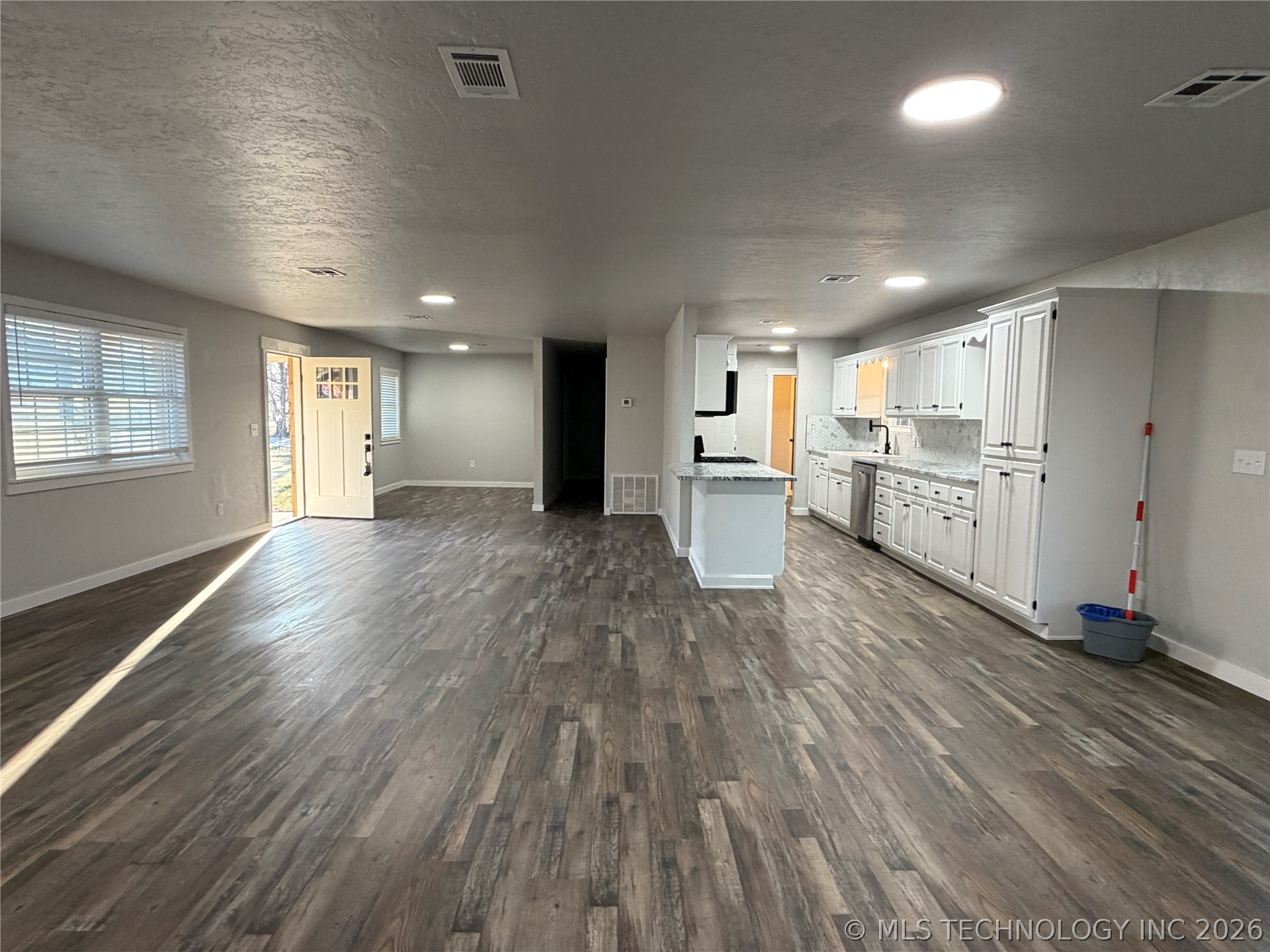 305 W Ash Avenue Property Photo 21
