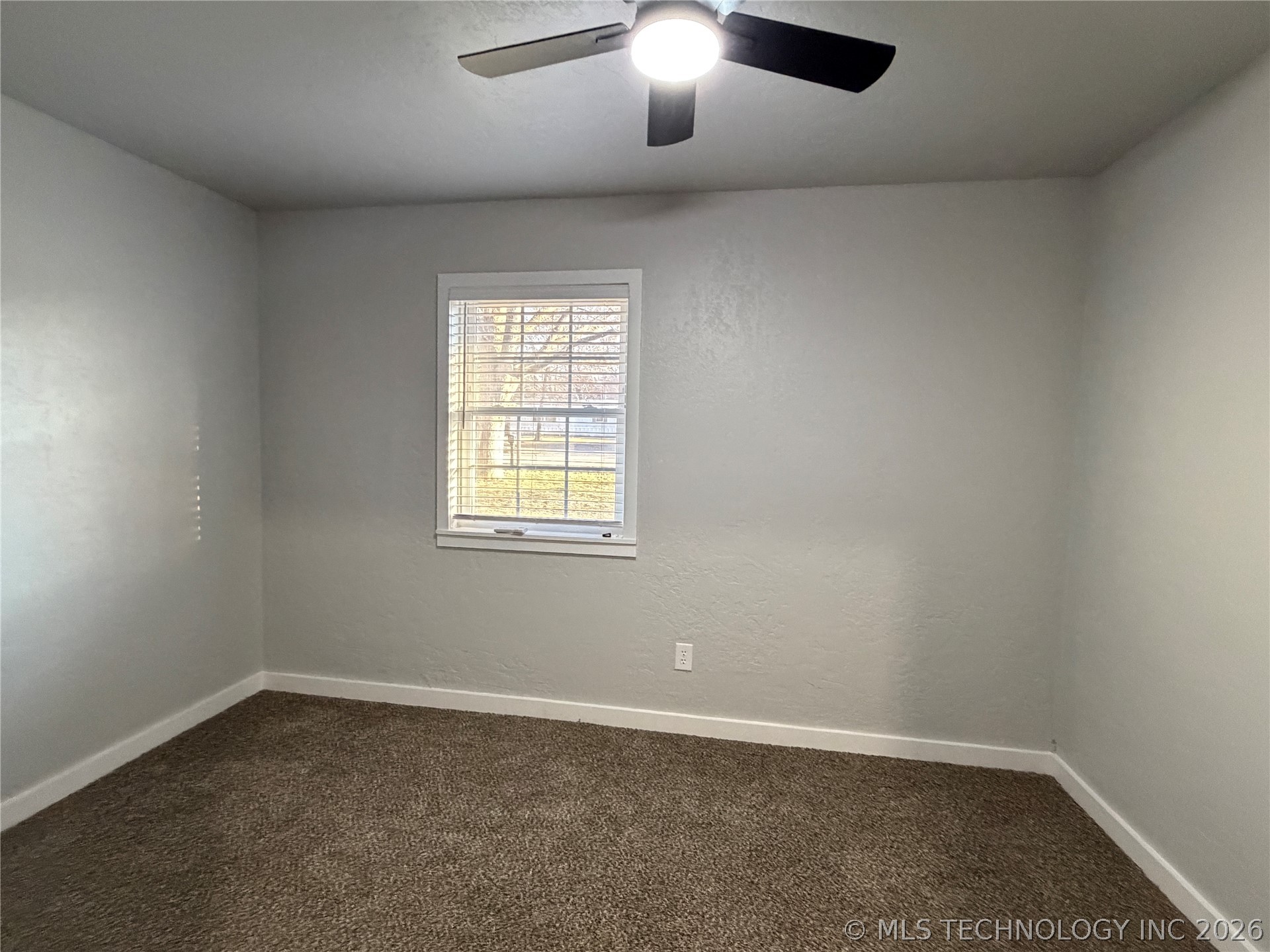 305 W Ash Avenue Property Photo 25