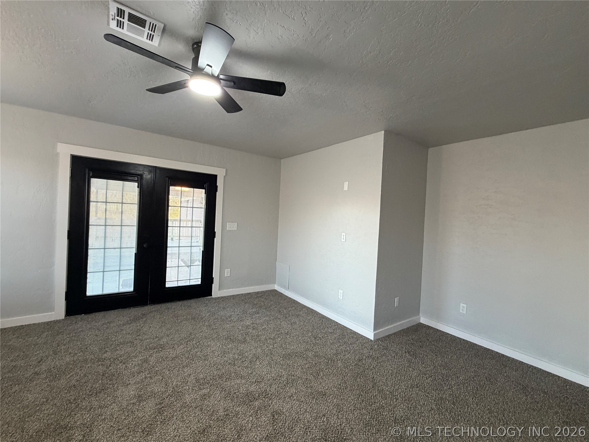 305 W Ash Avenue Property Photo 28