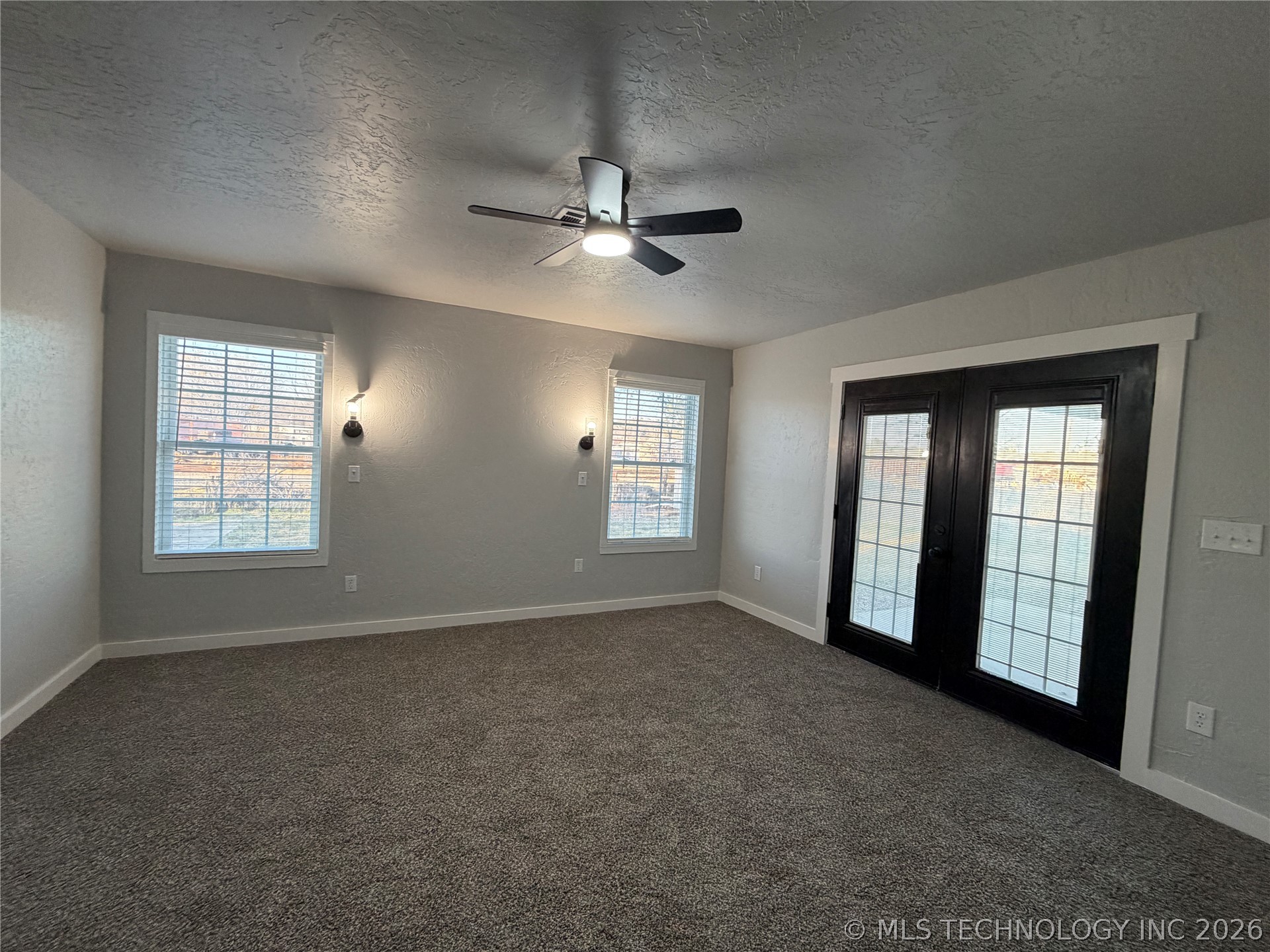 305 W Ash Avenue Property Photo 29