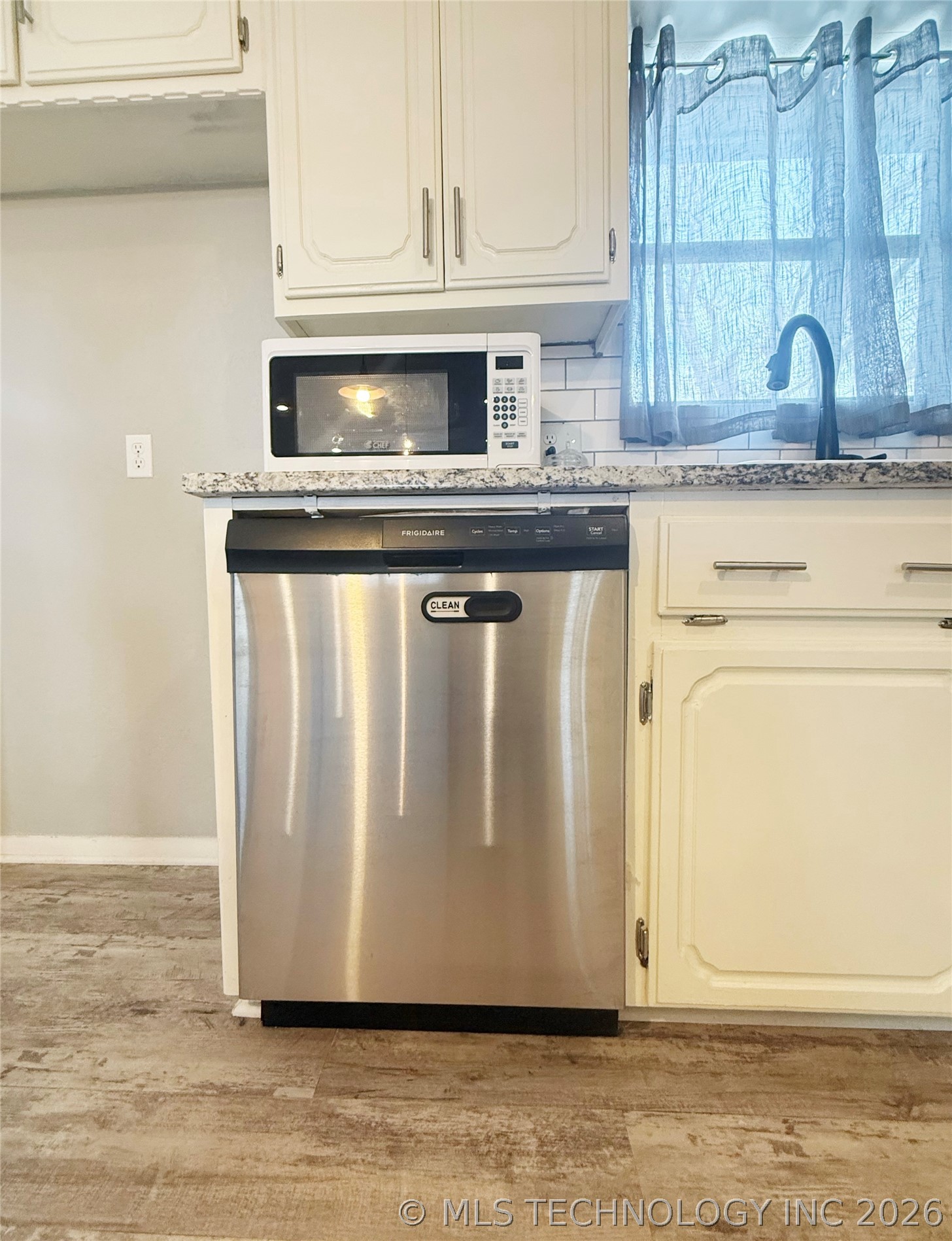 415 S 1st Street Property Photo 10