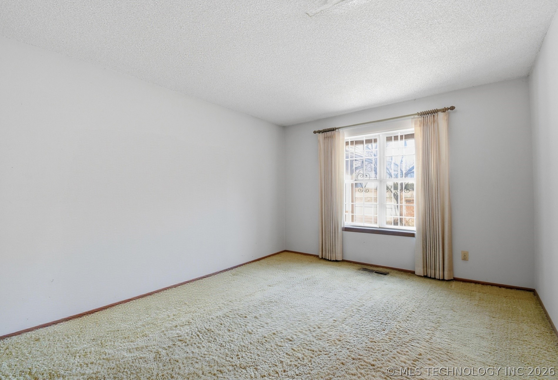 8320 S 36th West Avenue Property Photo 7