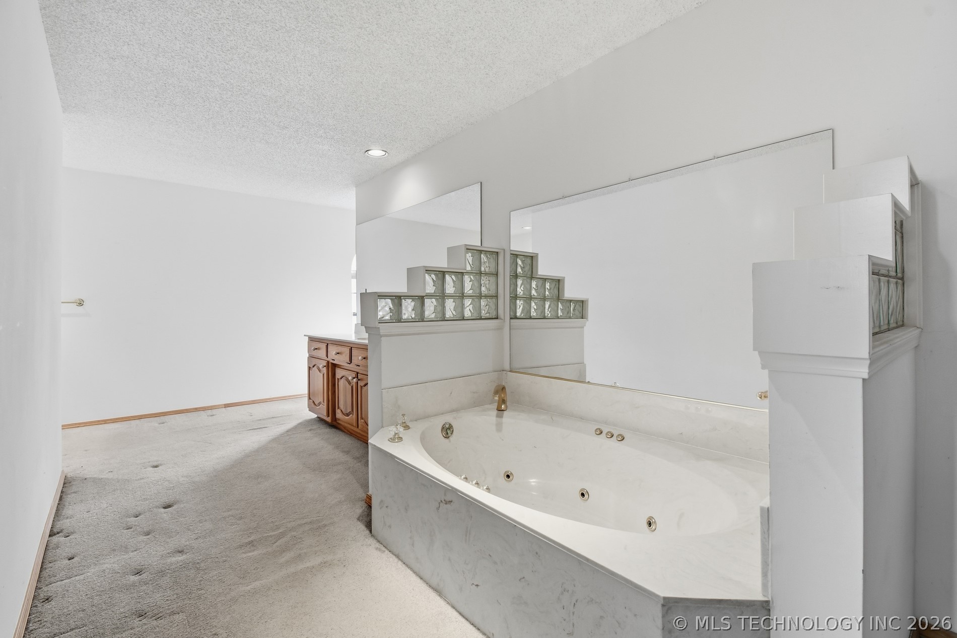 8320 S 36th West Avenue Property Photo 32