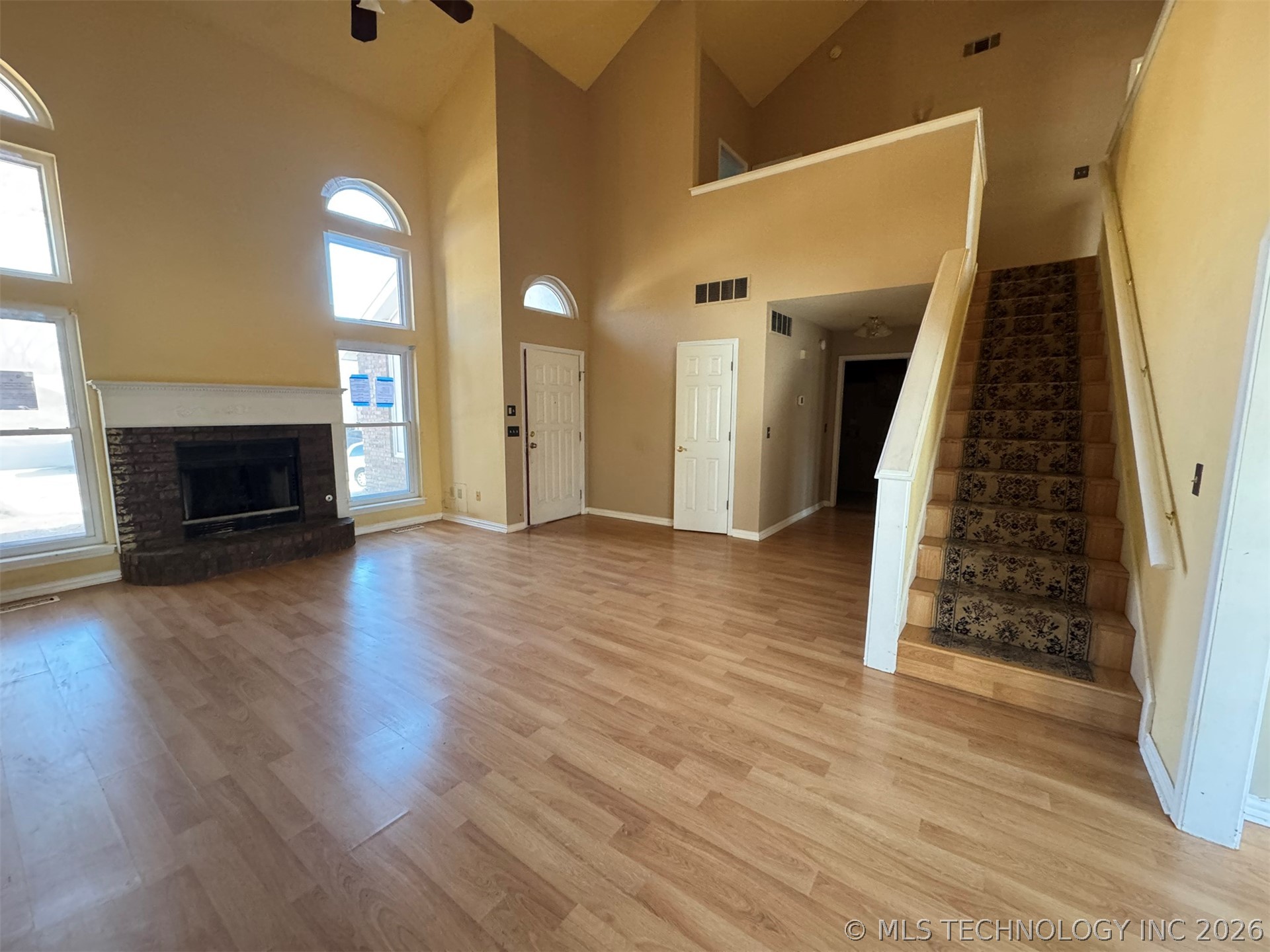 6900 S Ash Place Property Photo 5