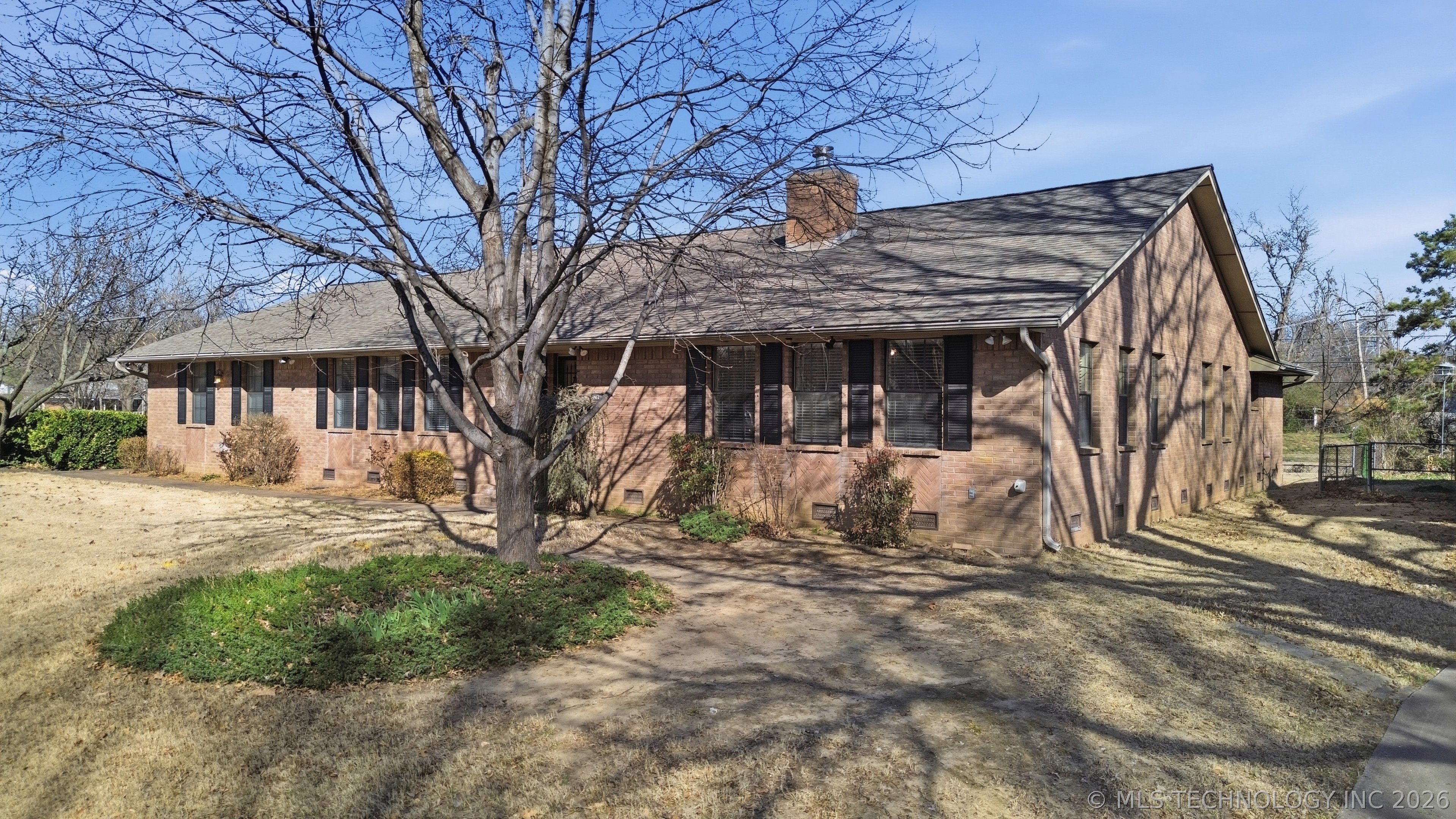 2601 E 57th Street Property Photo 2
