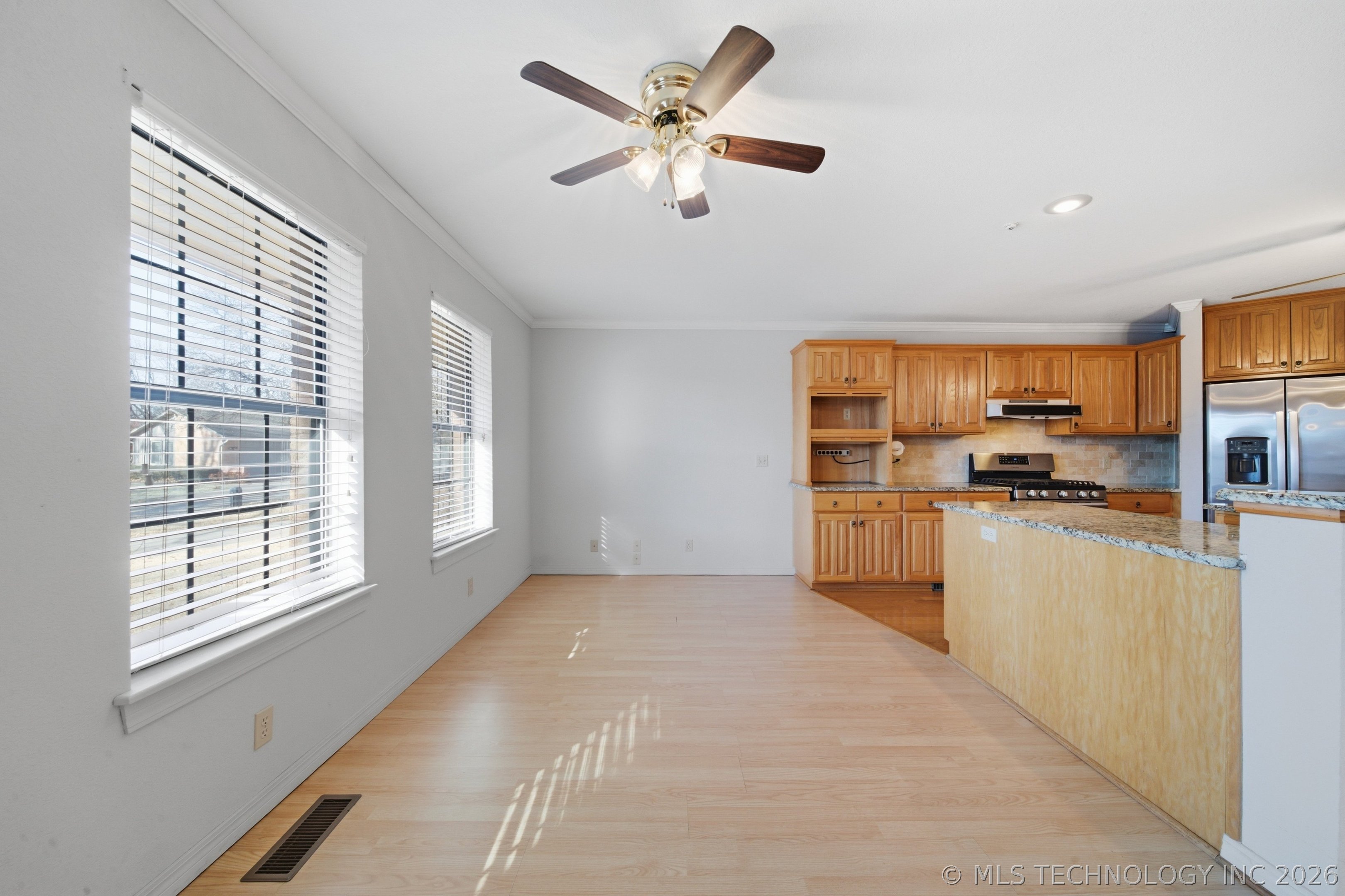2601 E 57th Street Property Photo 12
