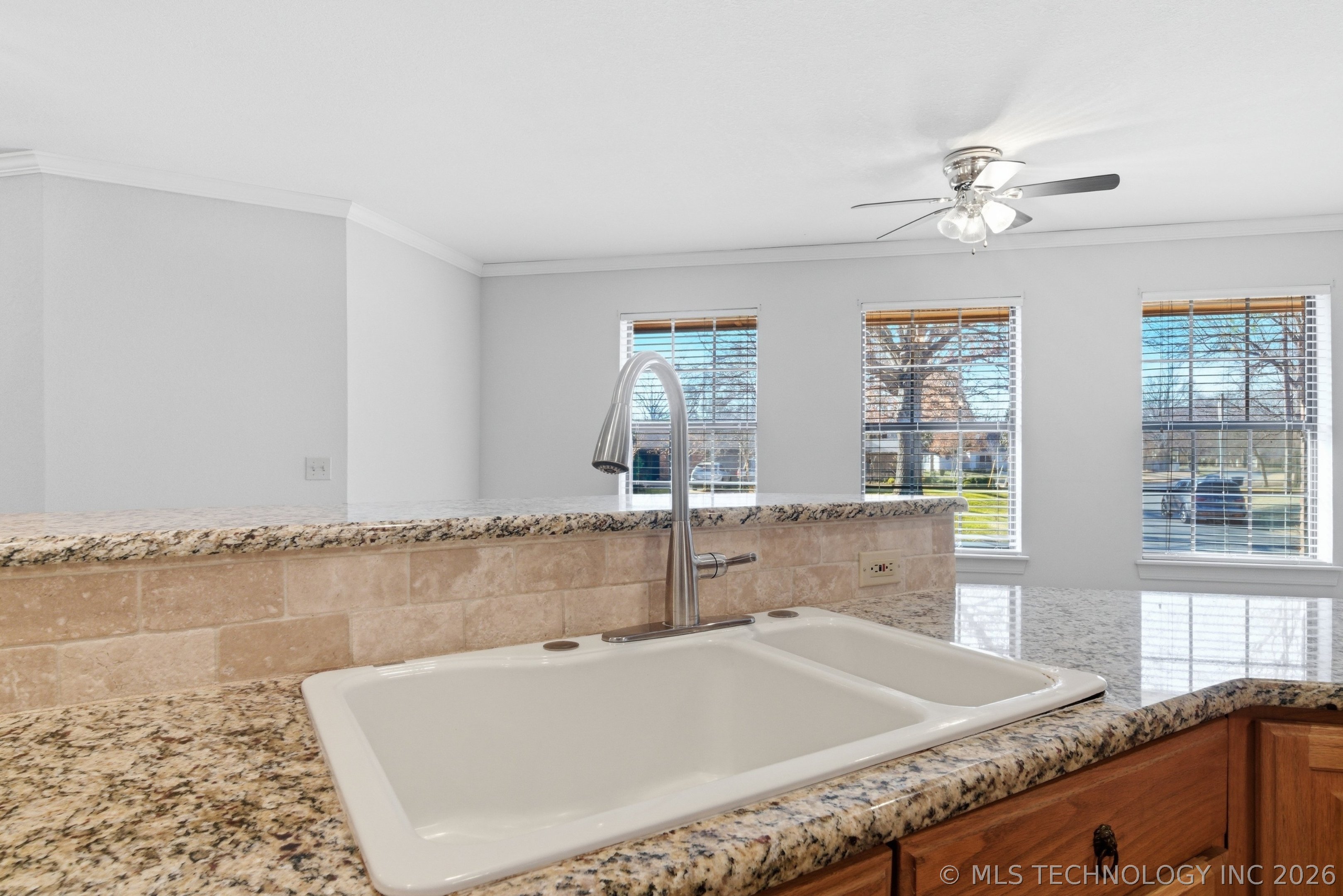 2601 E 57th Street Property Photo 18