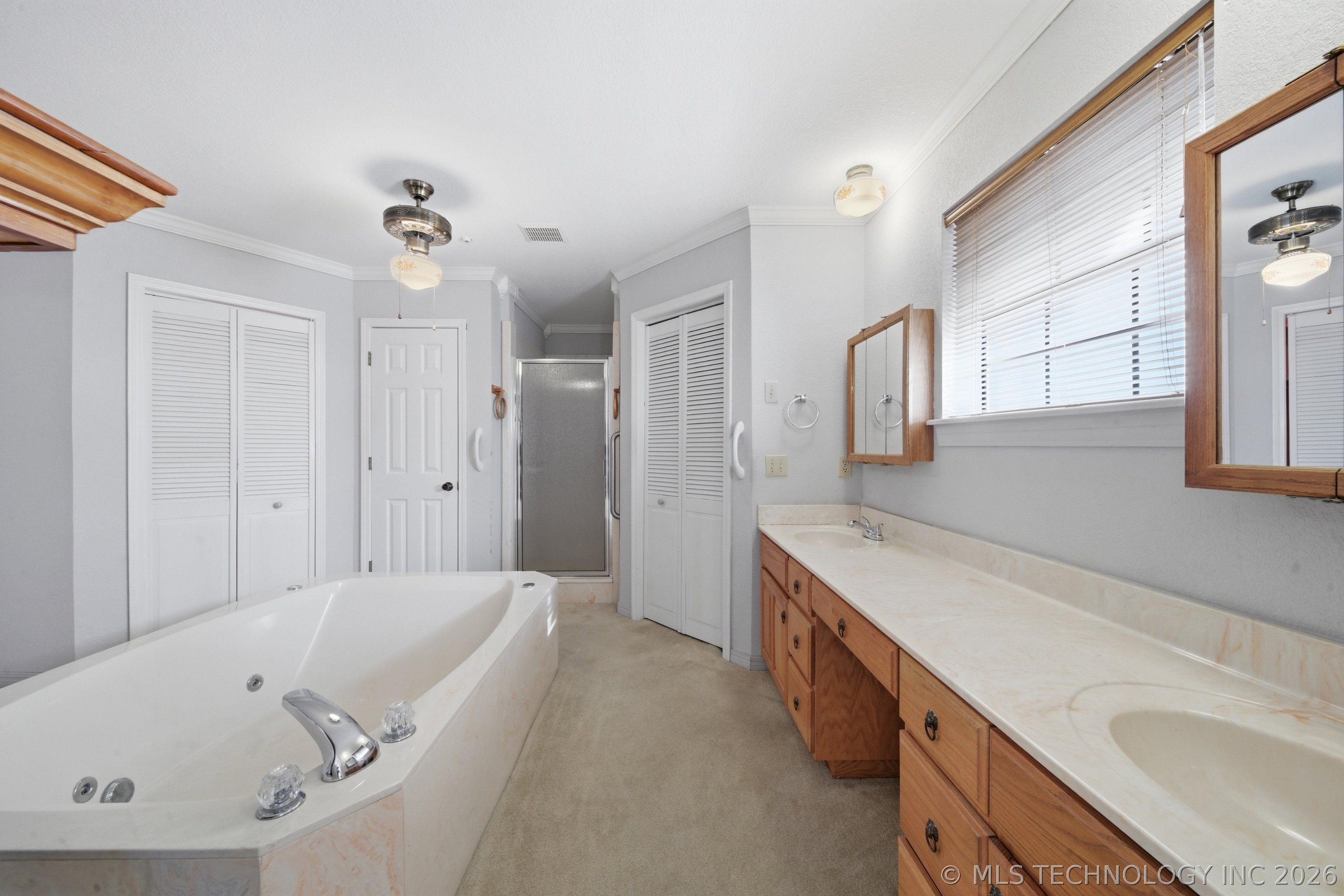 2601 E 57th Street Property Photo 22