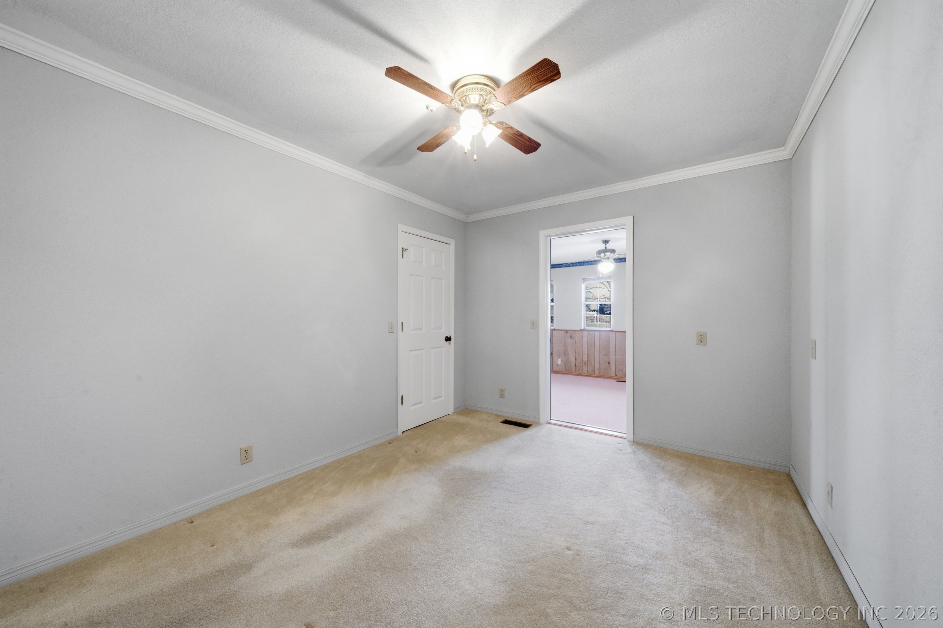 2601 E 57th Street Property Photo 27