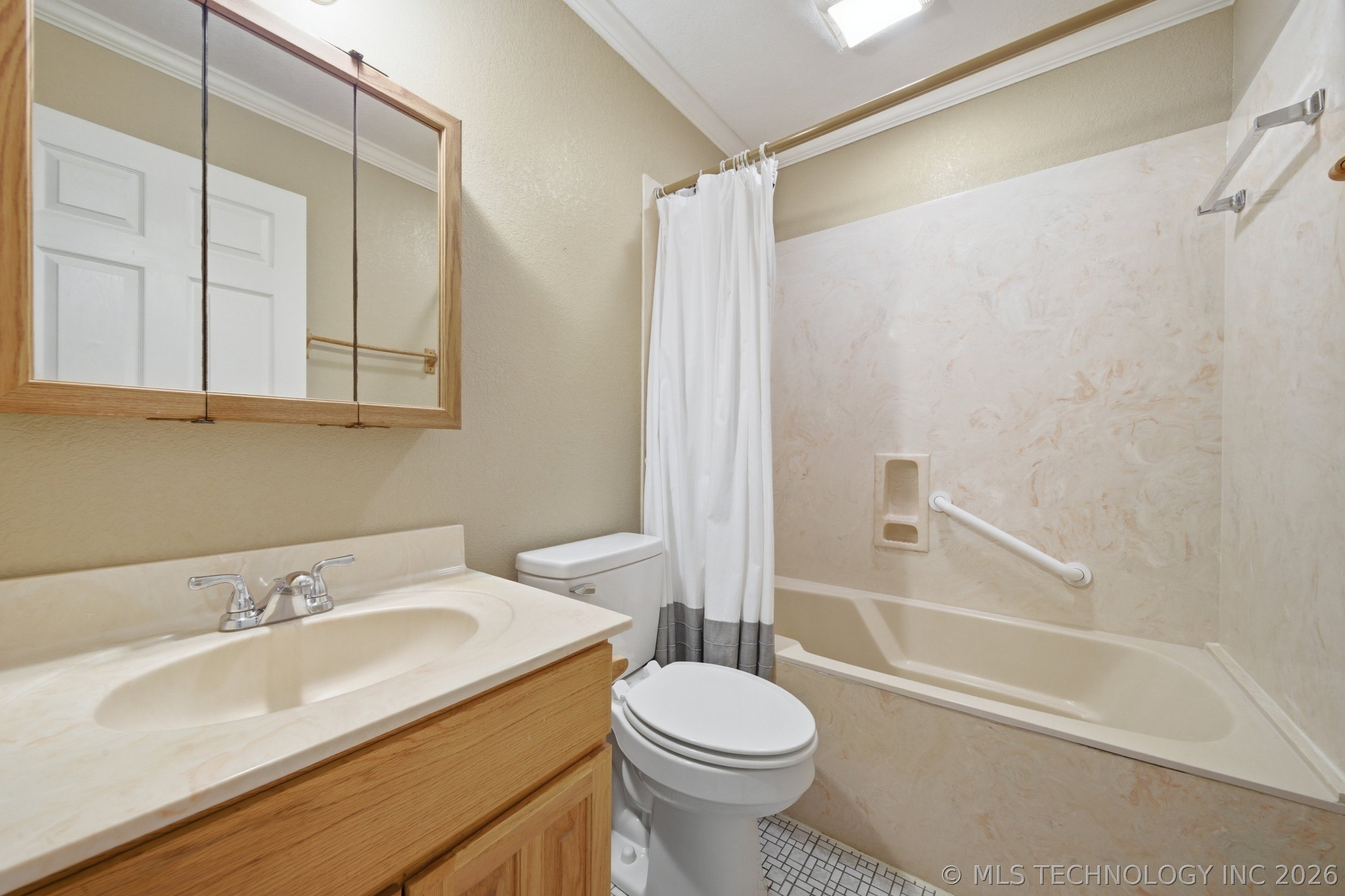 2601 E 57th Street Property Photo 28
