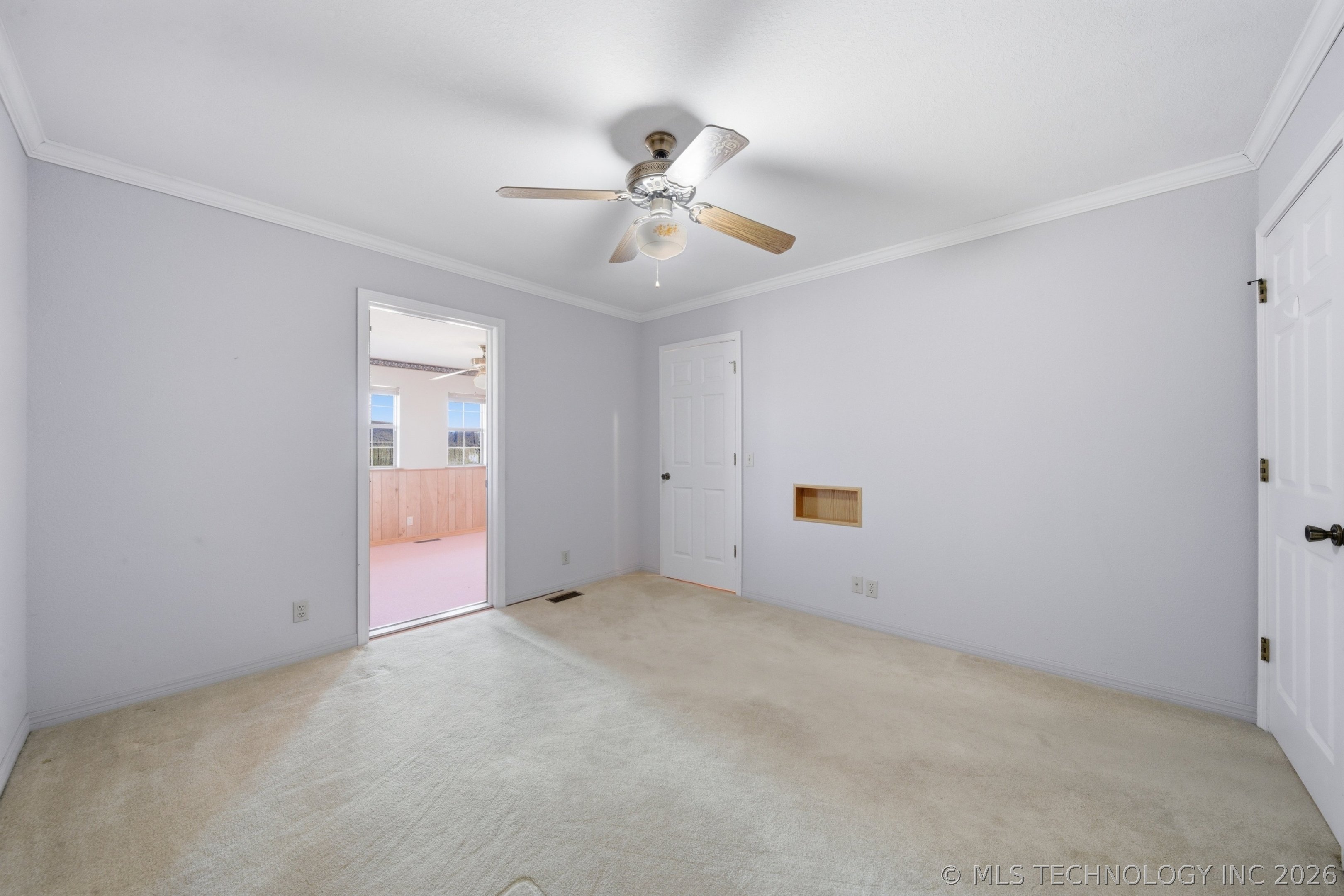 2601 E 57th Street Property Photo 29