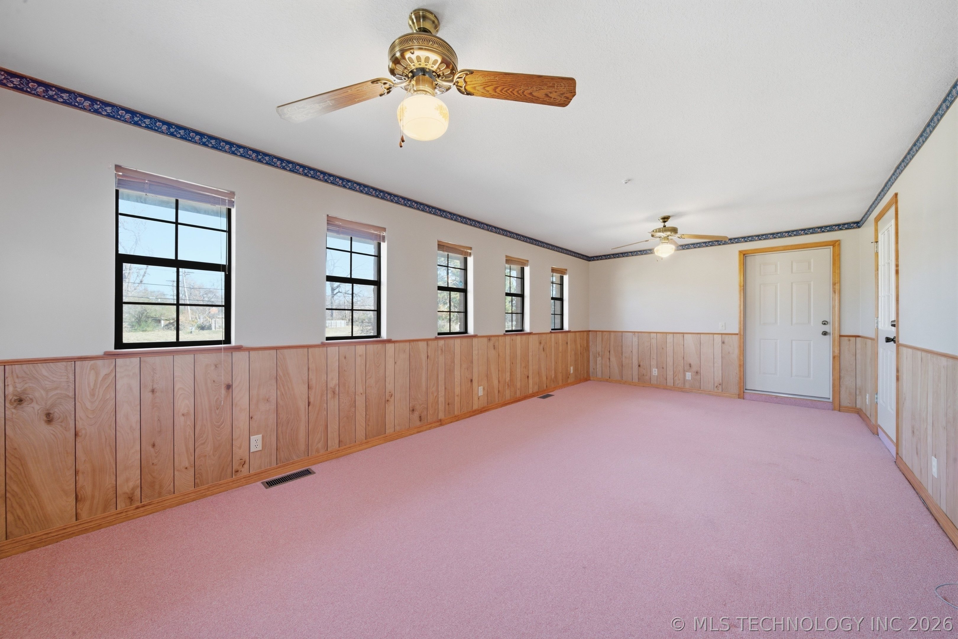 2601 E 57th Street Property Photo 30