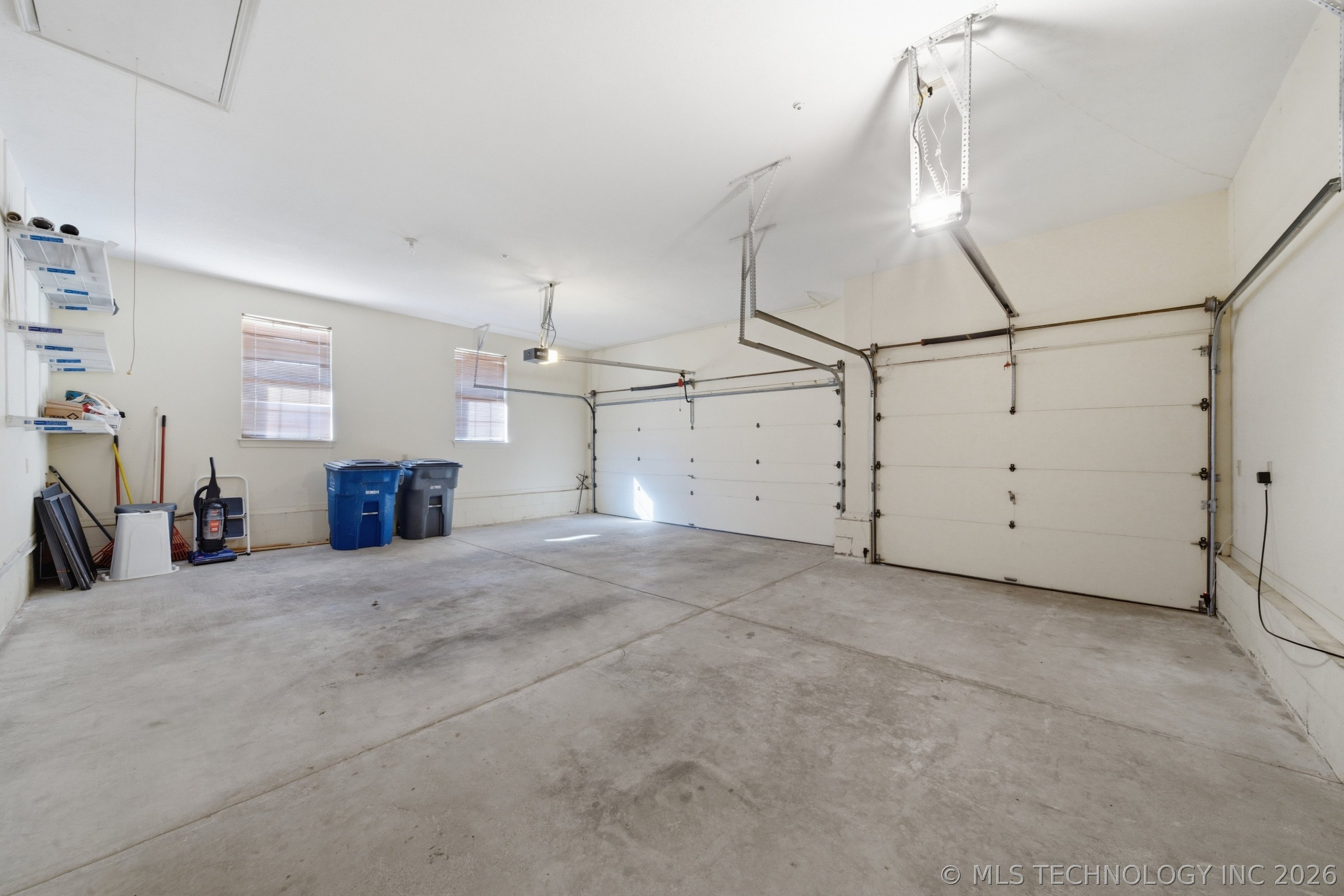 2601 E 57th Street Property Photo 37