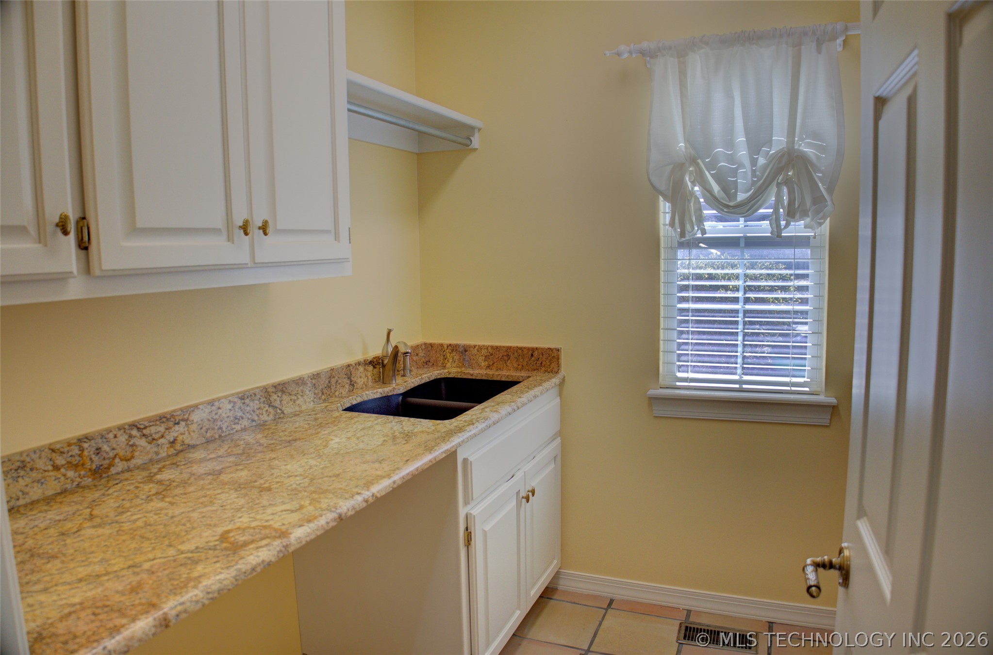 14712 S 53rd East Avenue Property Photo 33
