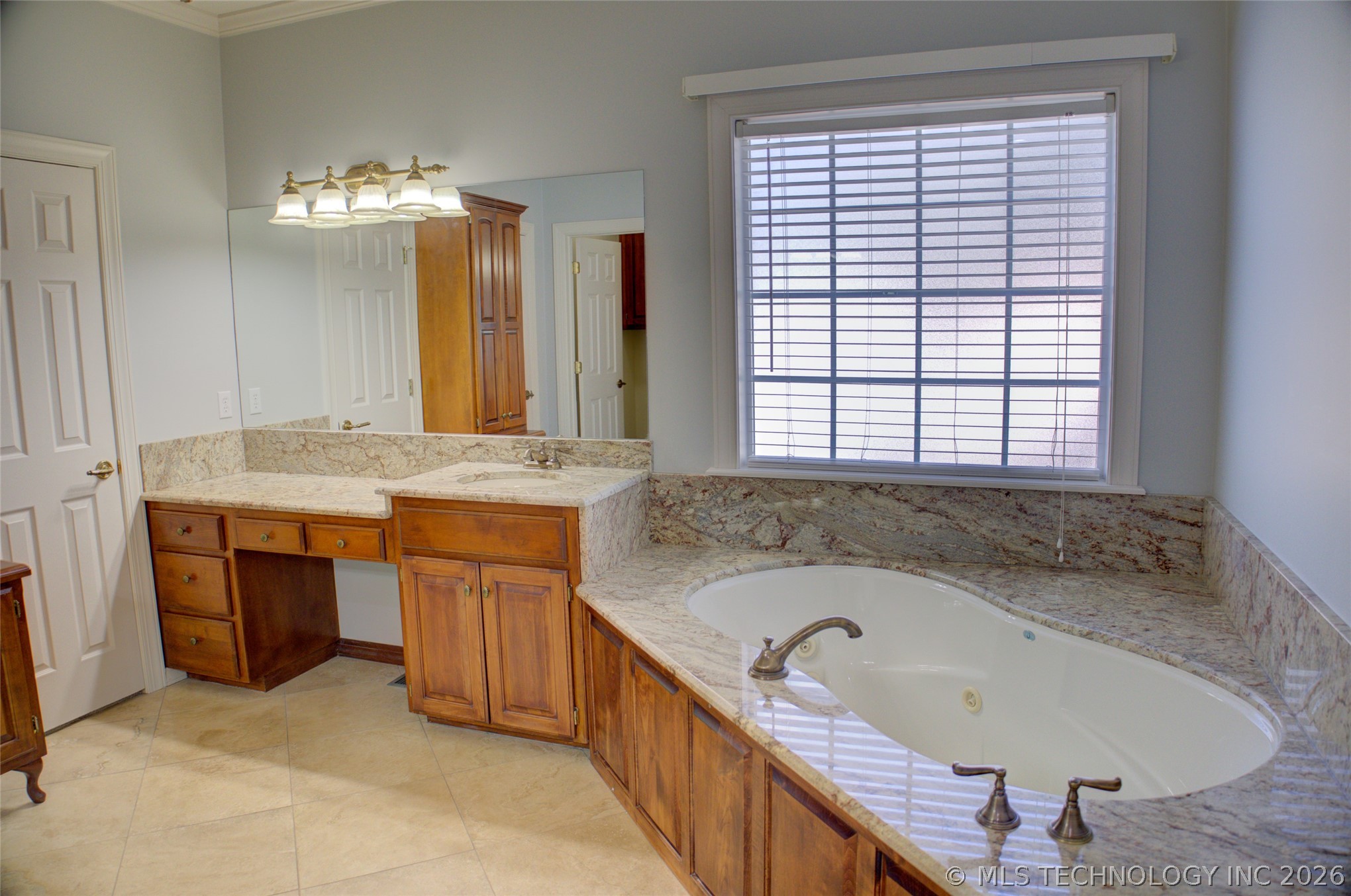 14712 S 53rd East Avenue Property Photo 44