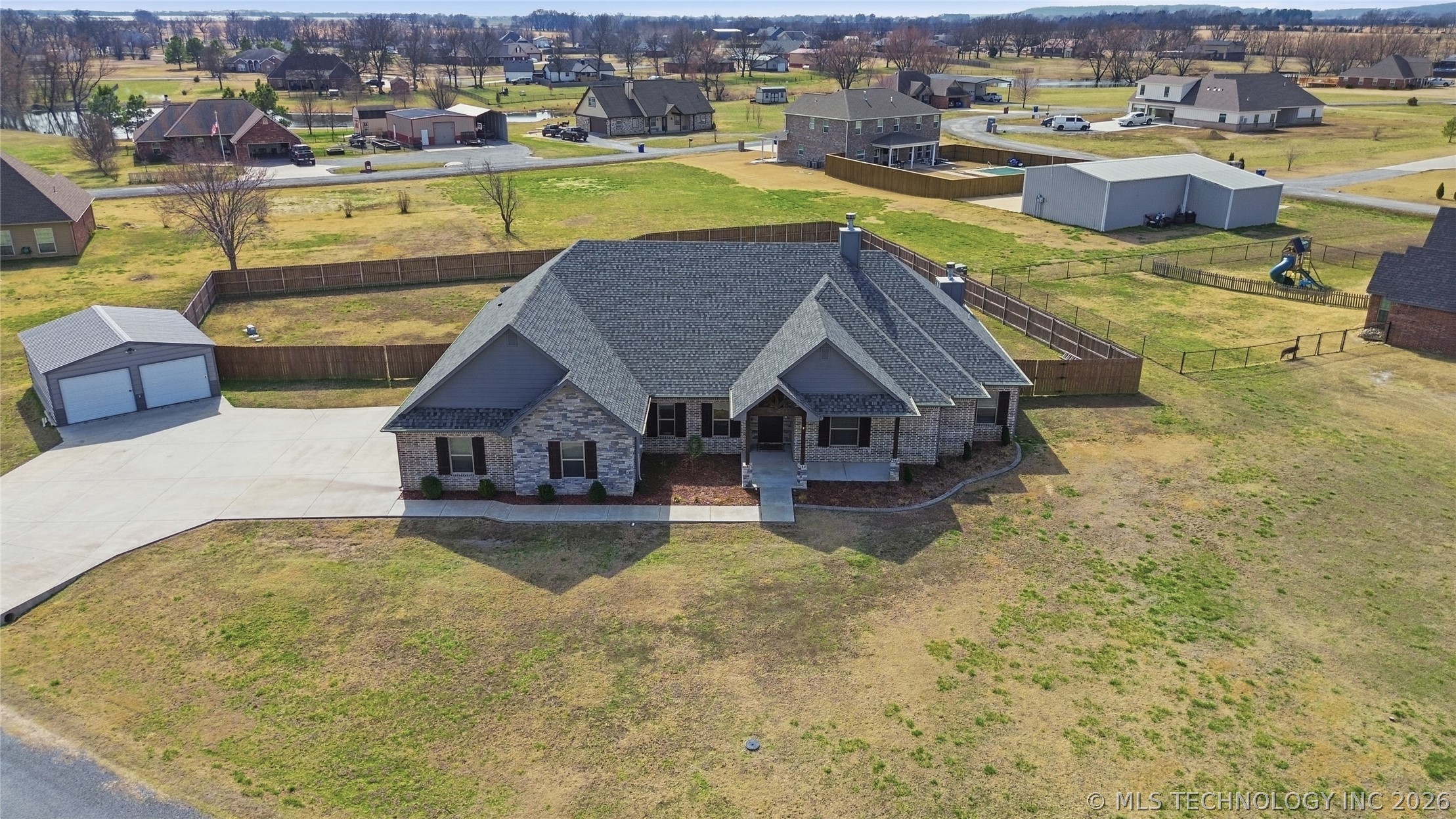 795 Blue Bird Lane Property Photo 4