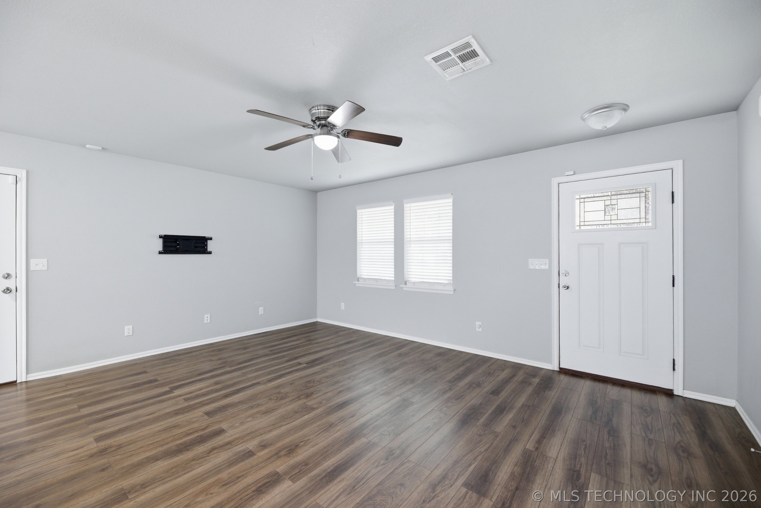 412 E Stacy Avenue Property Photo 5