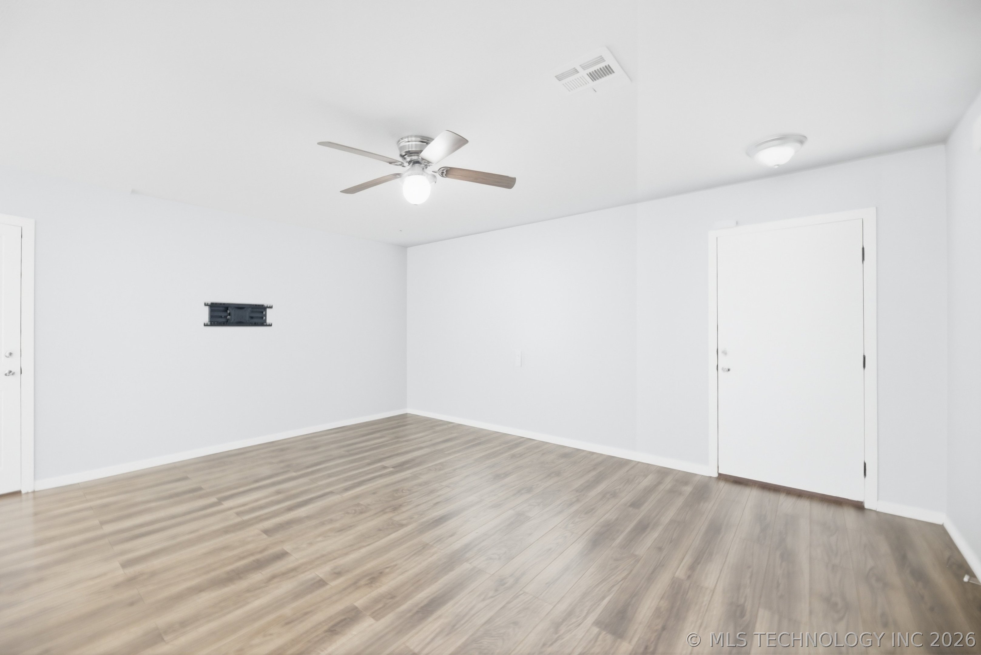 412 E Stacy Avenue Property Photo 7