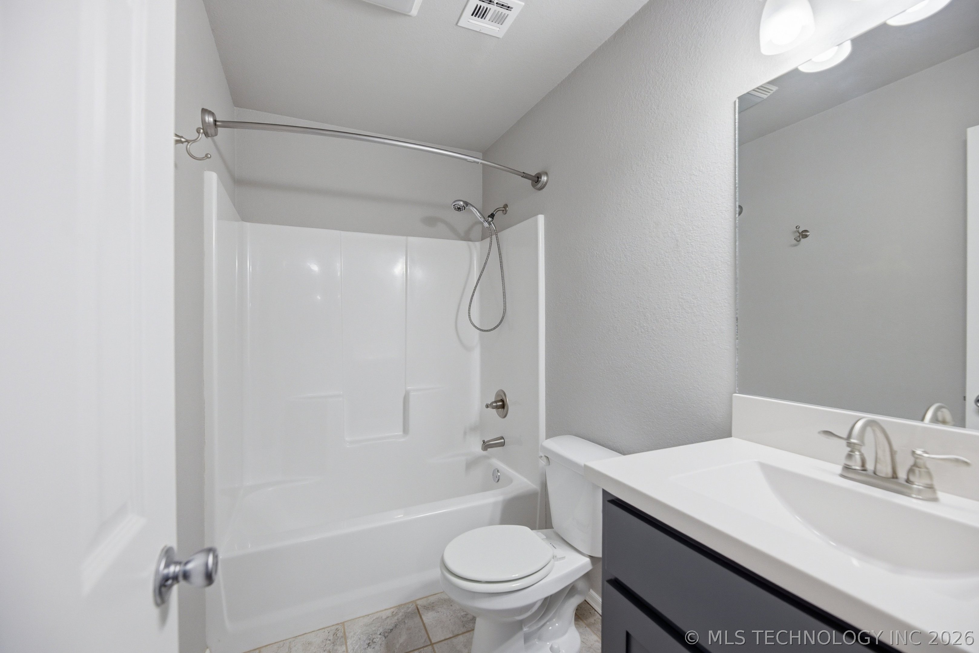 412 E Stacy Avenue Property Photo 16