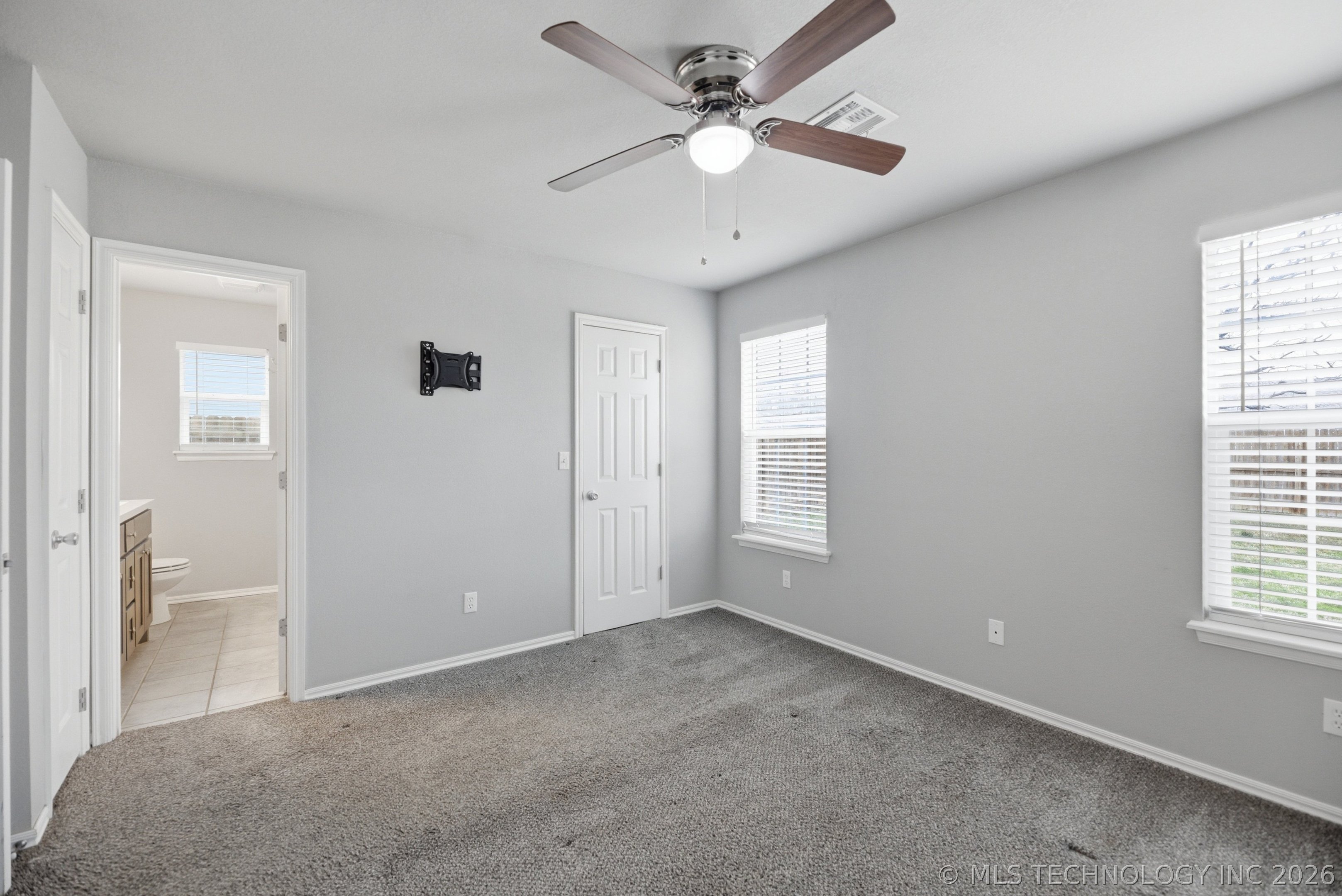 412 E Stacy Avenue Property Photo 18