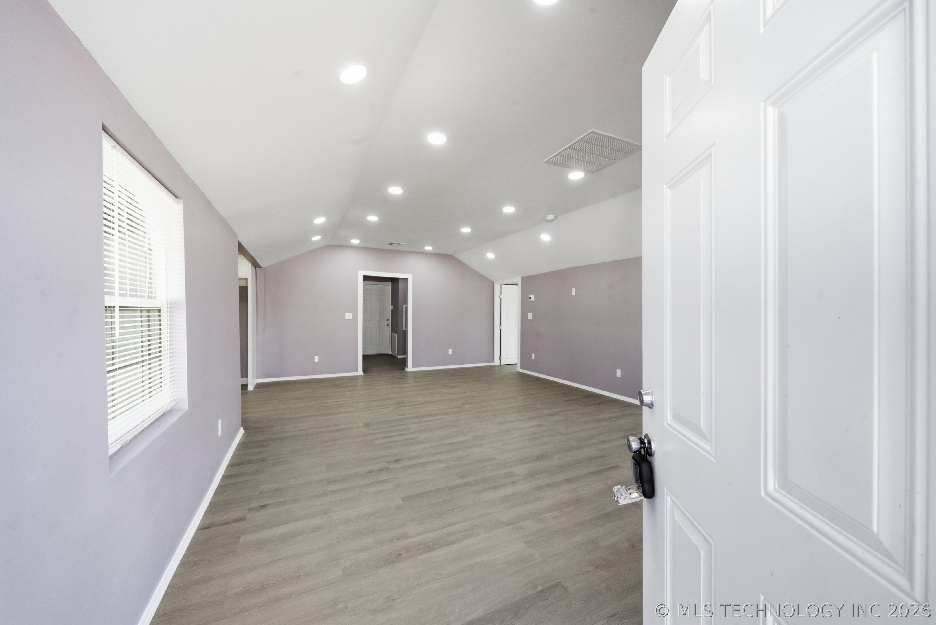 6206 W 62nd Street Property Photo 4