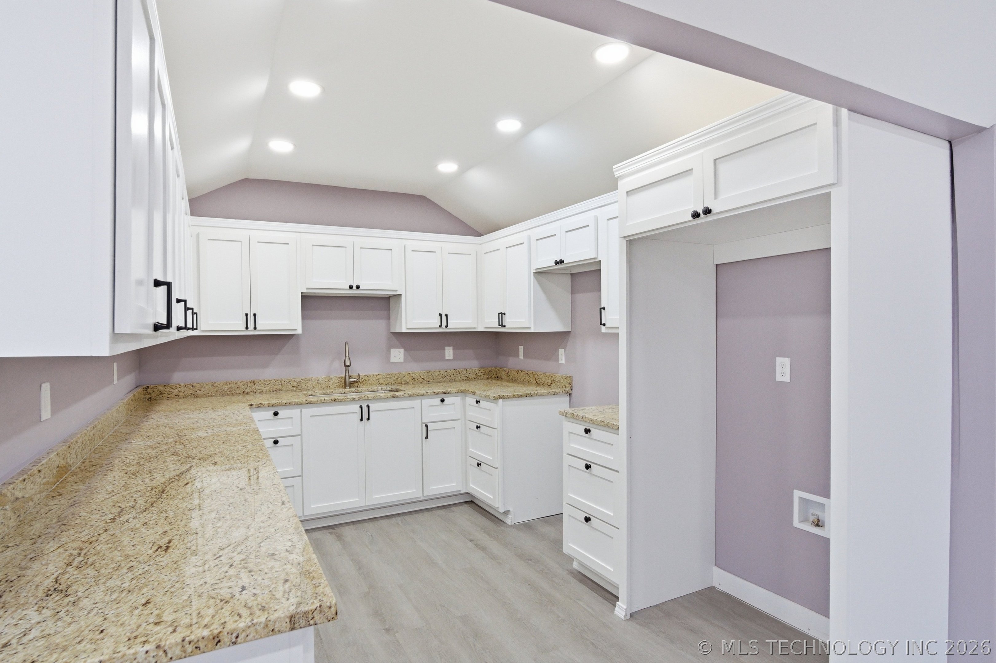 6206 W 62nd Street Property Photo 7