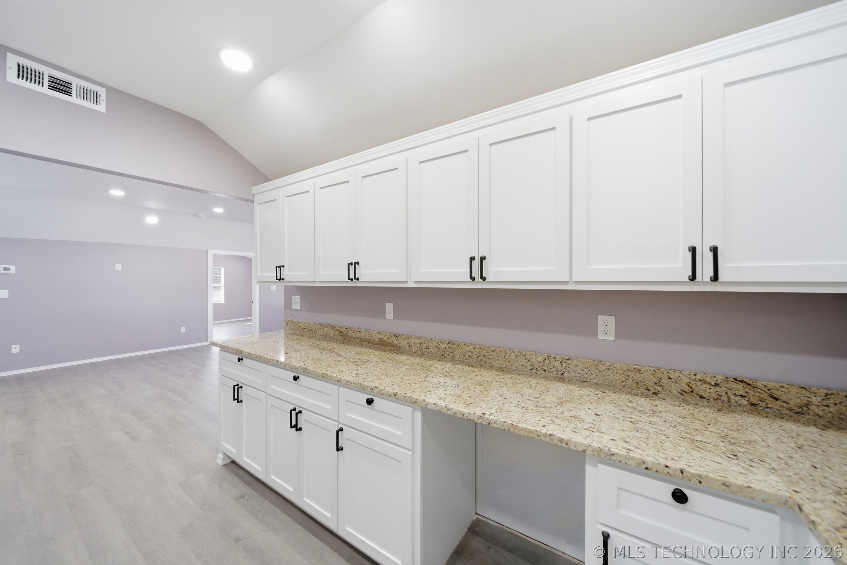 6206 W 62nd Street Property Photo 9