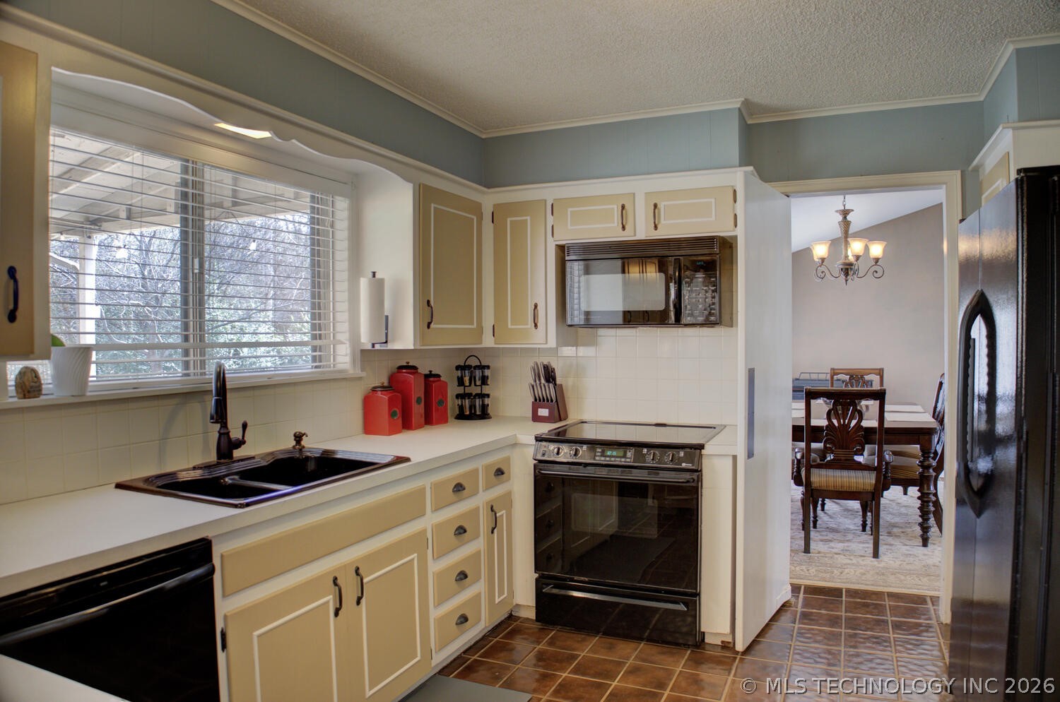 3805 S Canton Avenue Property Photo 16