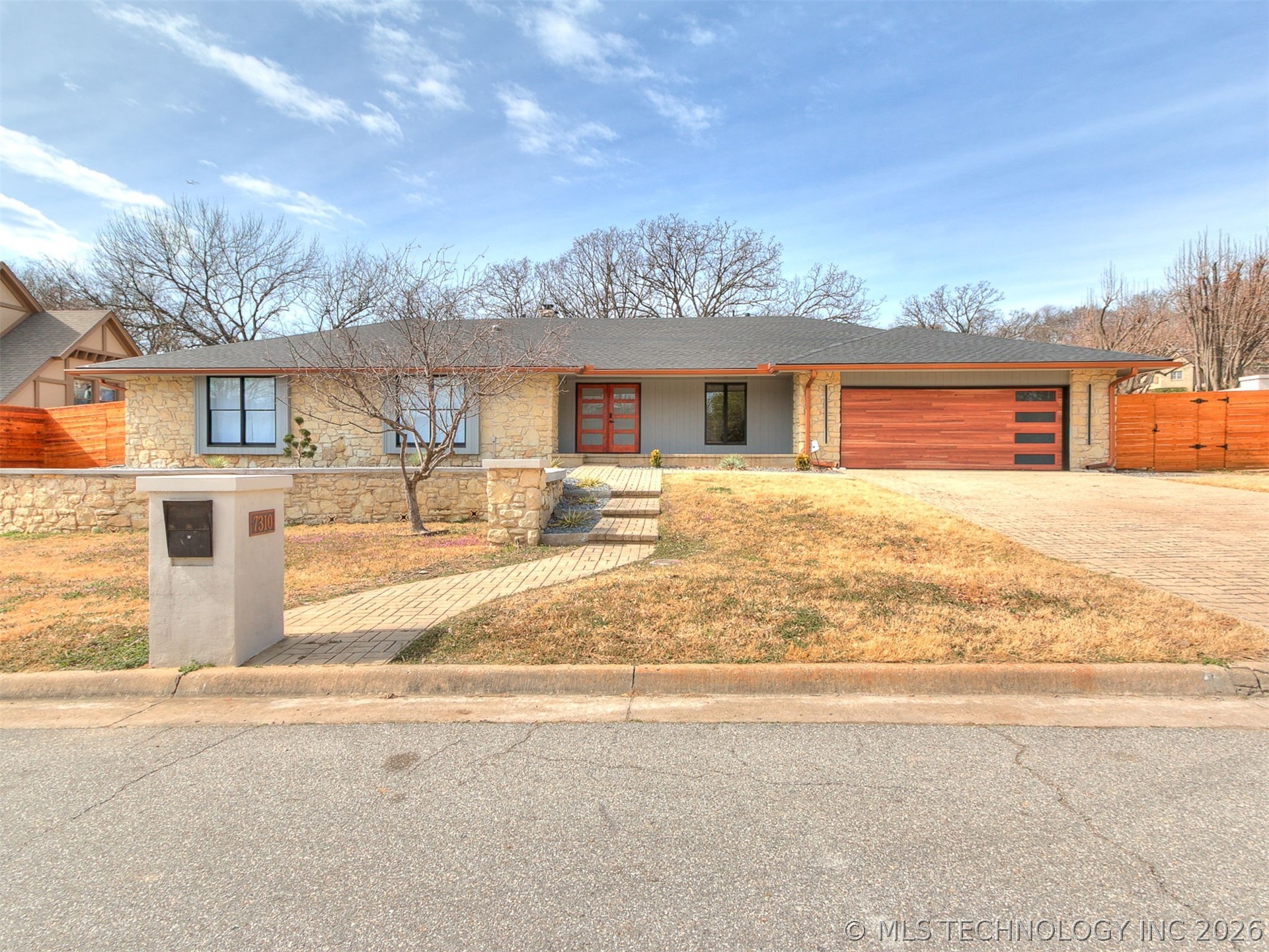 7310 S College Place Property Photo 1