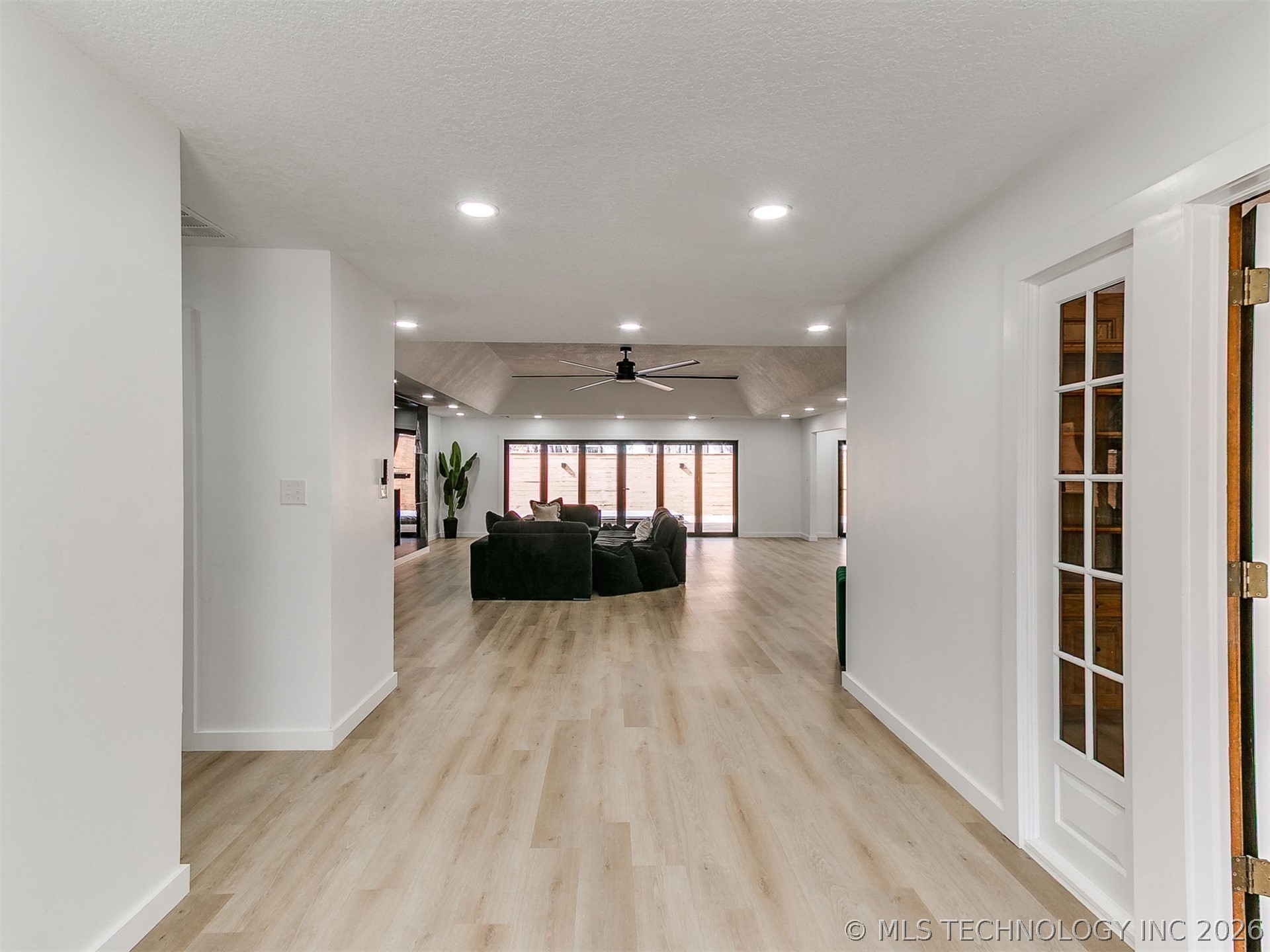 7310 S College Place Property Photo 8