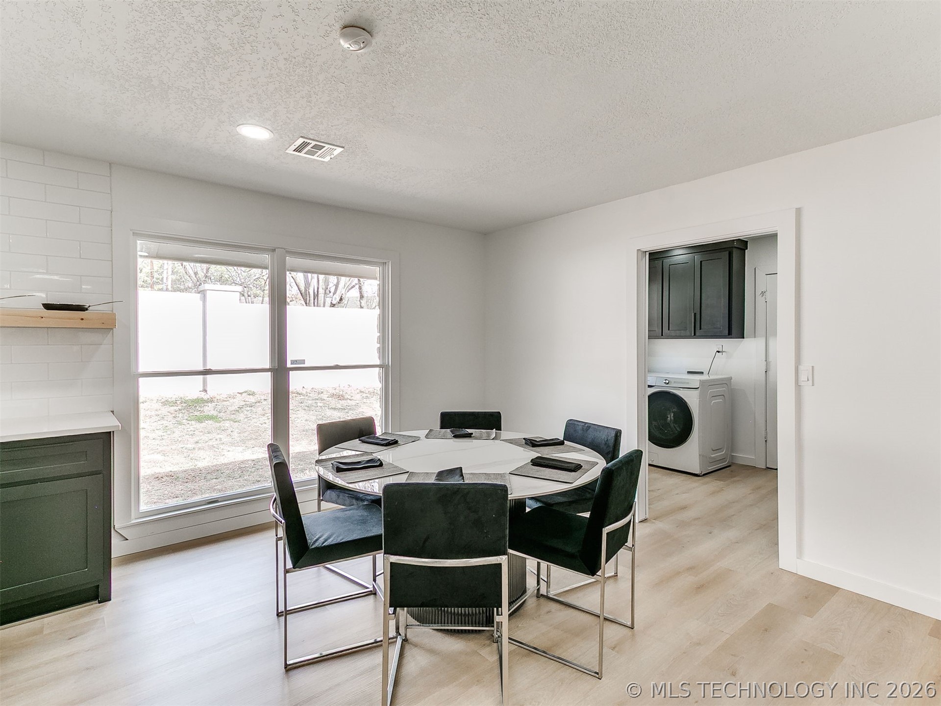 7310 S College Place Property Photo 23