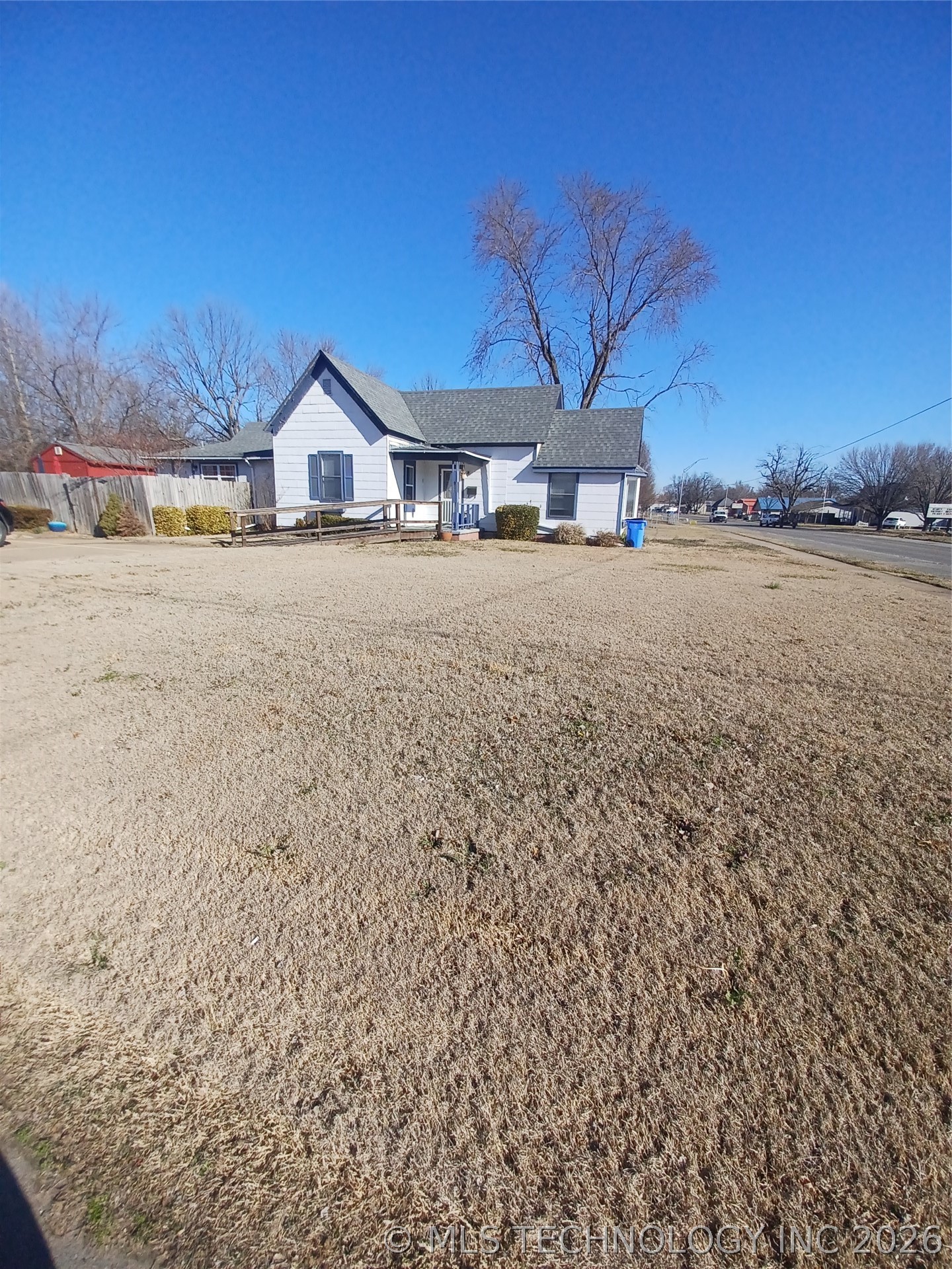 402 N Broadway Property Photo 3