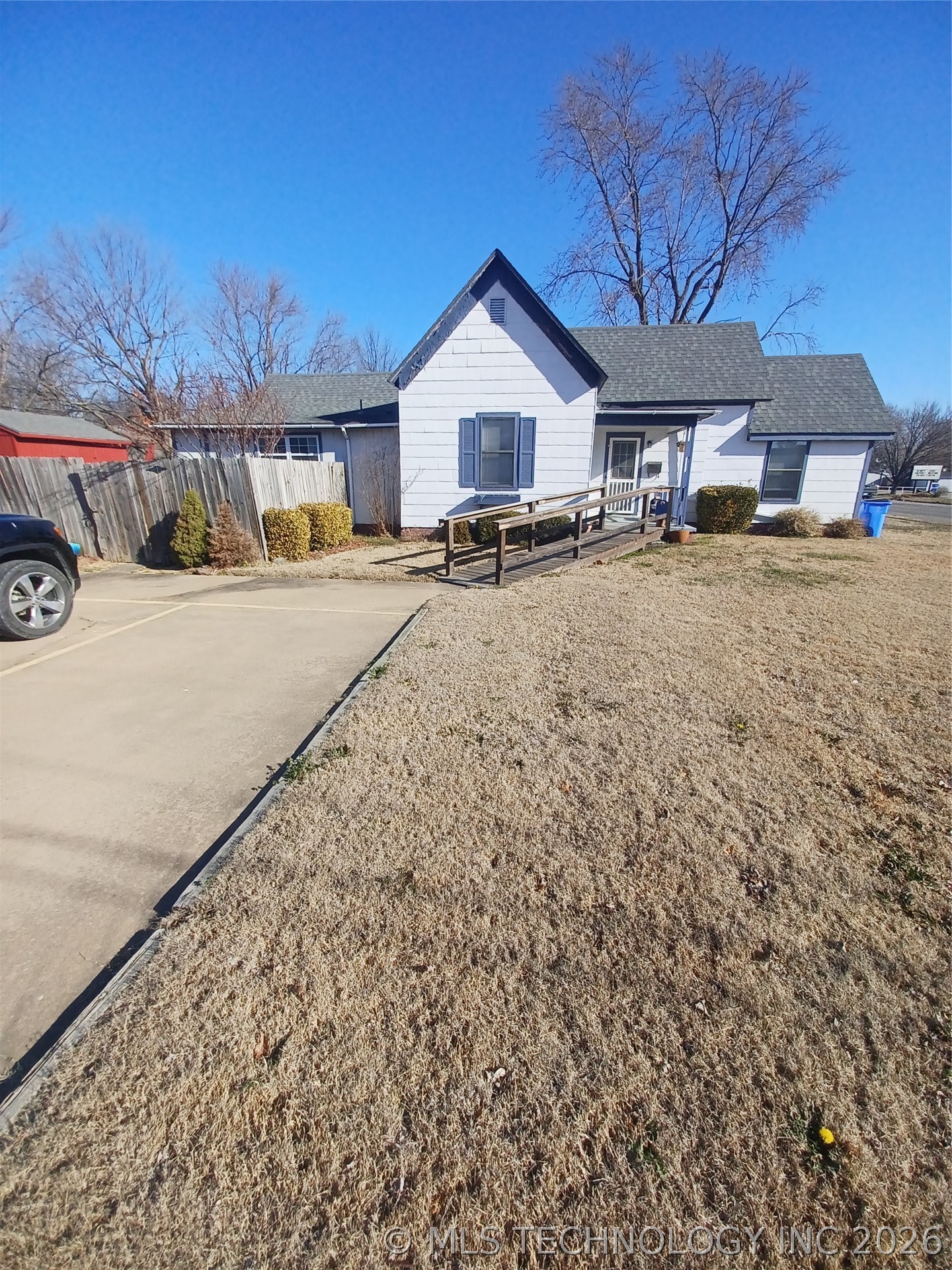 402 N Broadway Property Photo 4
