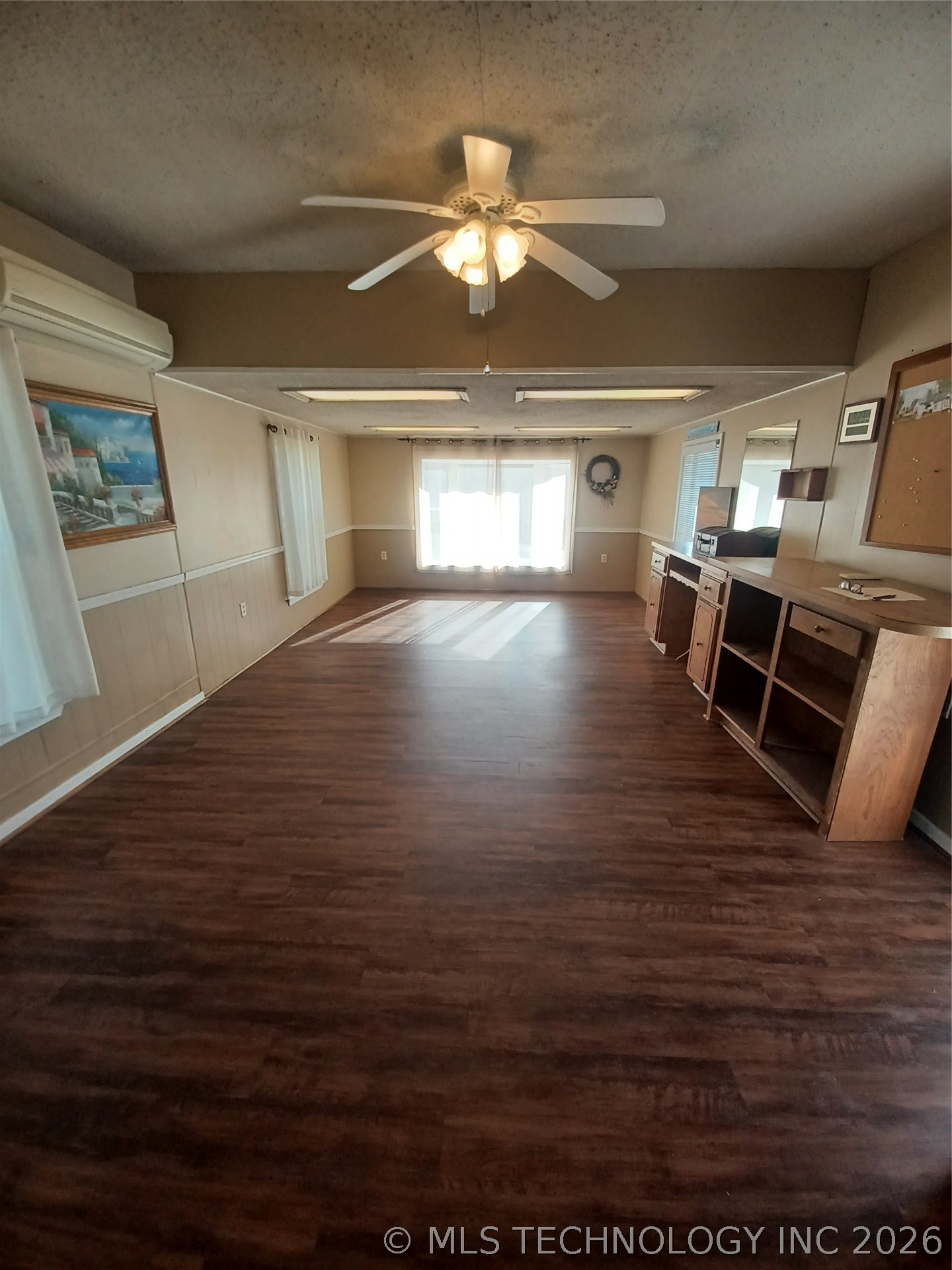 402 N Broadway Property Photo 6