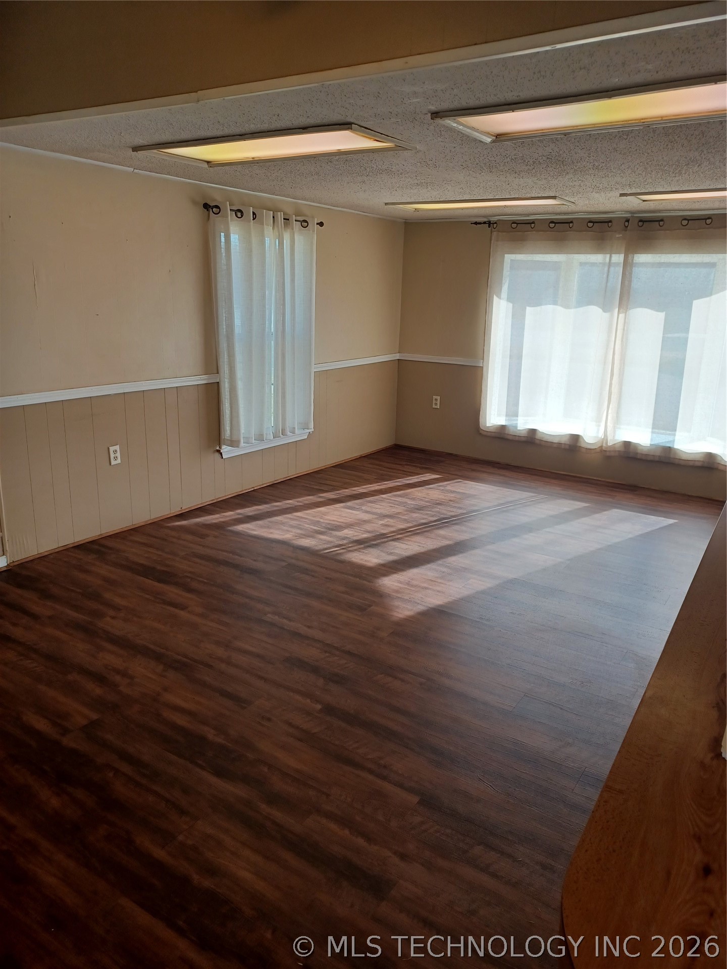 402 N Broadway Property Photo 9