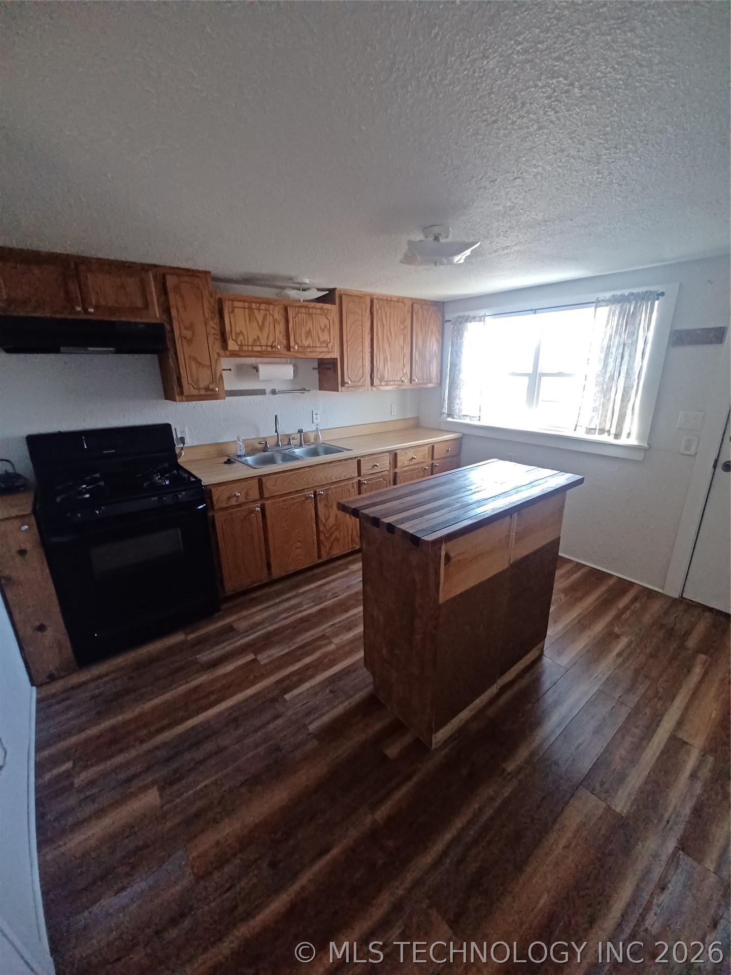 402 N Broadway Property Photo 12
