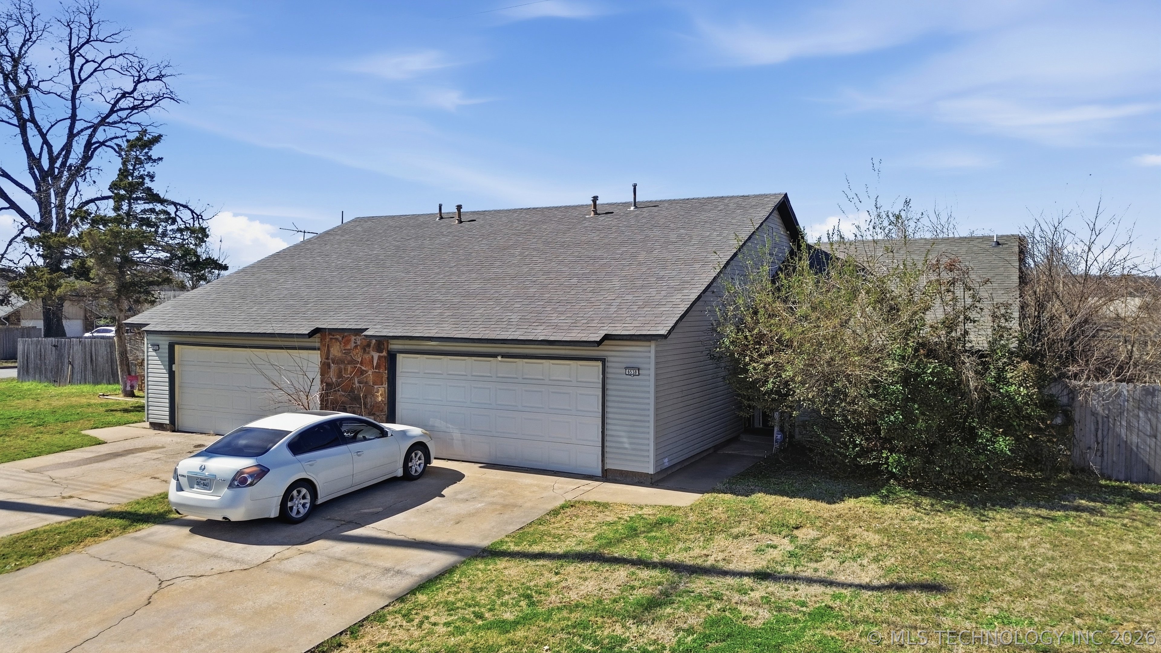 6538 S Yorktown Avenue Property Photo 5