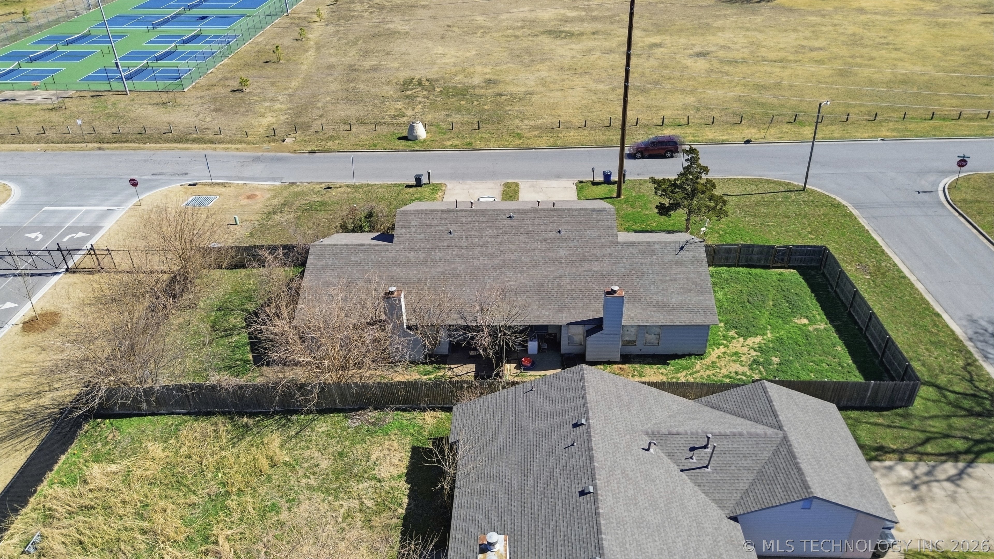 6538 S Yorktown Avenue Property Photo 6
