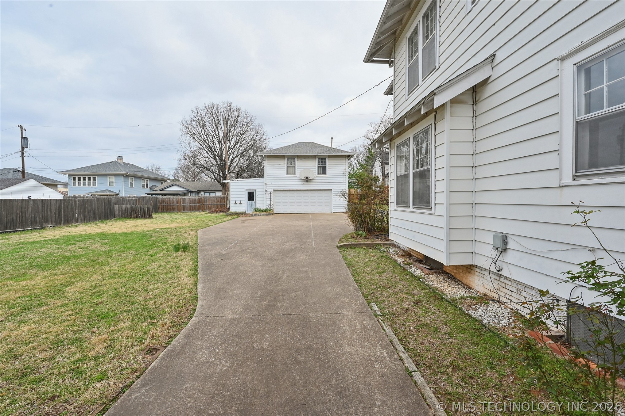 1343 E 19th Street Property Photo 22