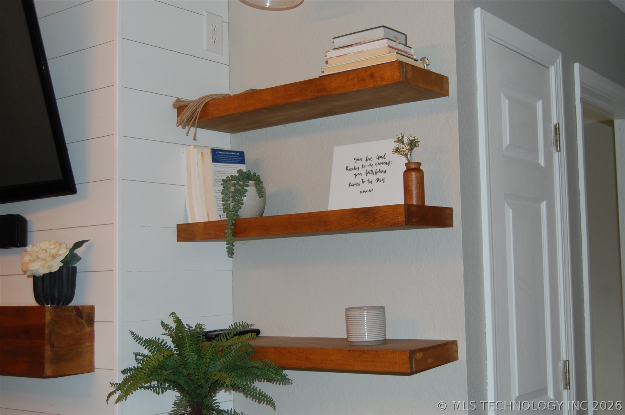 608 Pine Street Property Photo 5